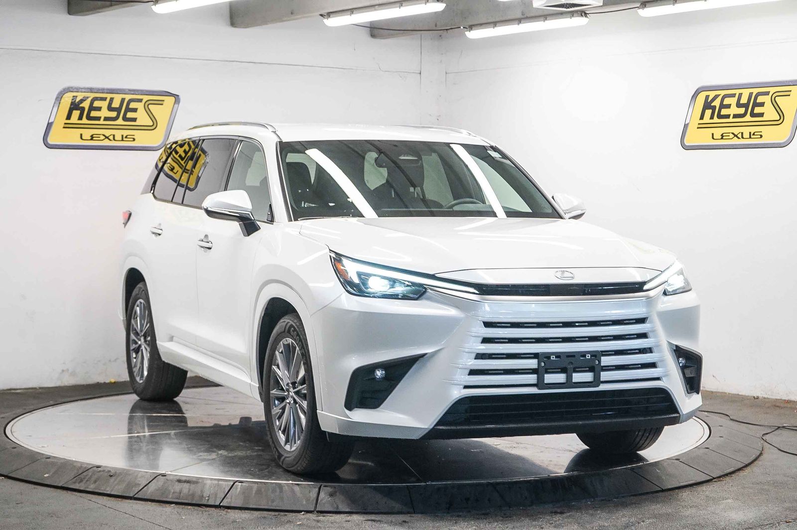 Thumbnail: 2025 Lexus TX - 5