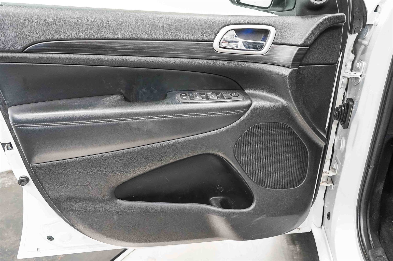 Thumbnail: 2022 Jeep Grand Cherokee - 21