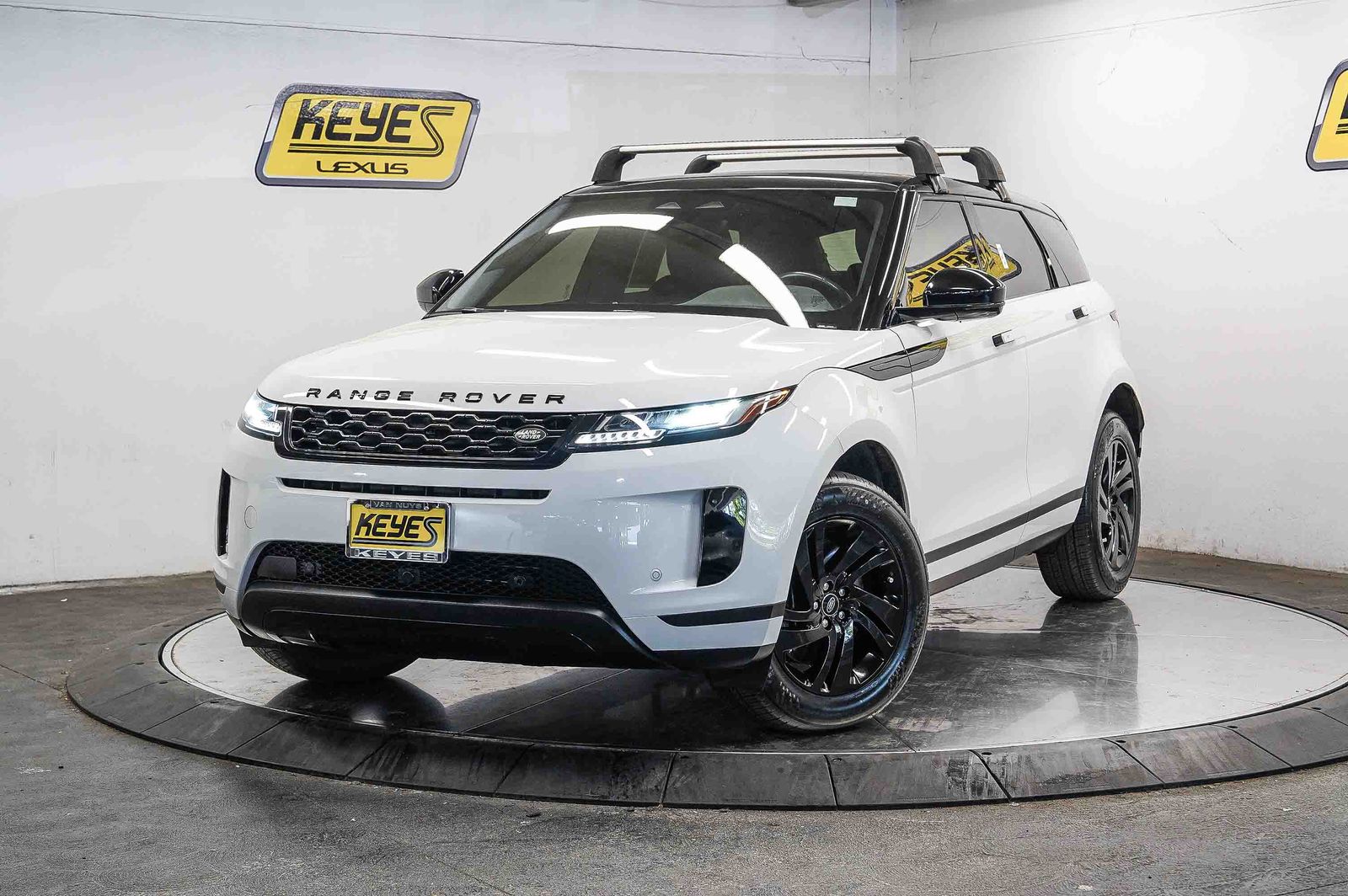 Thumbnail: 2023 Land Rover Range Rover Evoque - 1