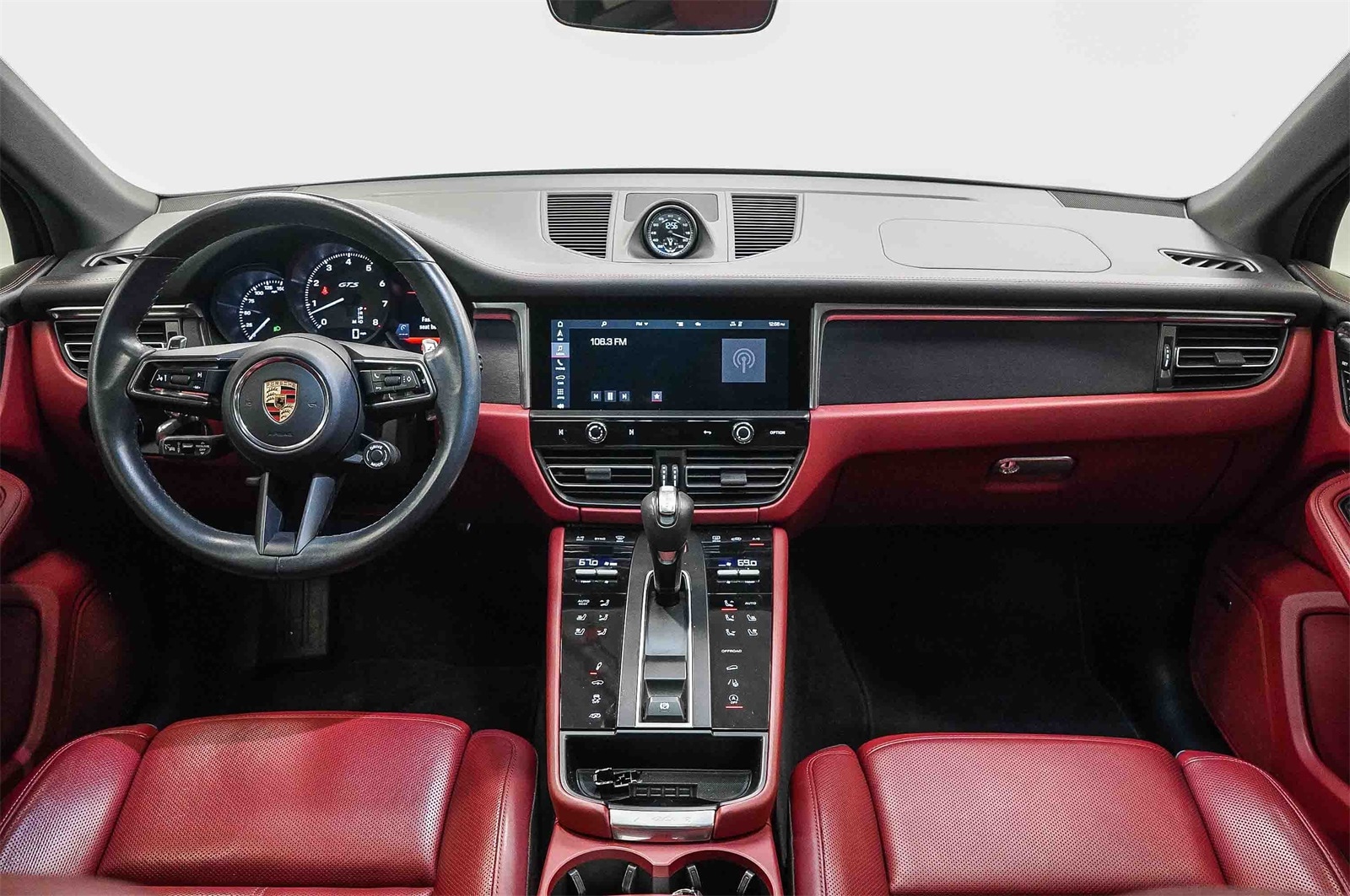 Thumbnail: 2023 Porsche Macan - 12