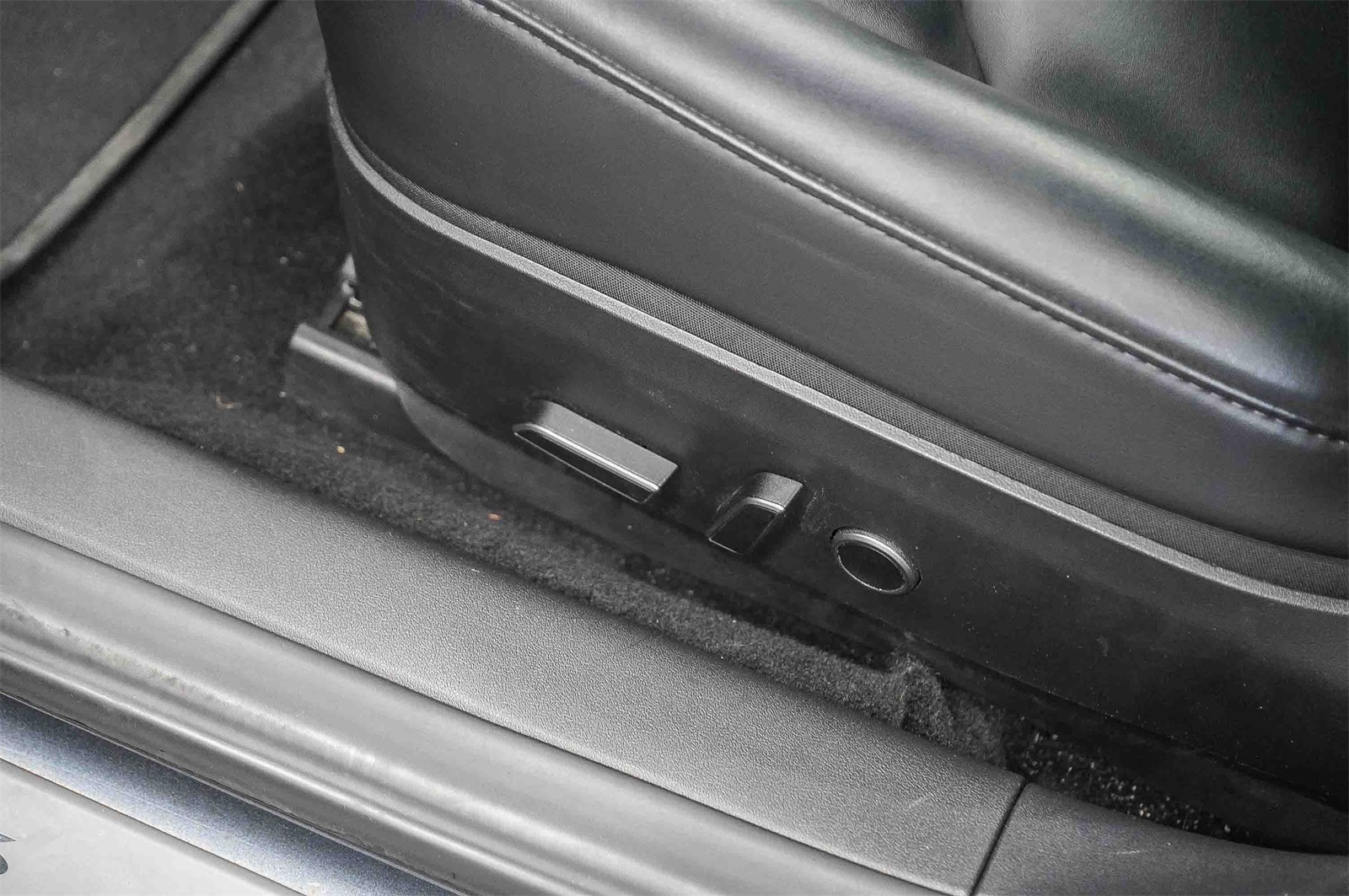 Thumbnail: 2023 Tesla Model 3 - 22