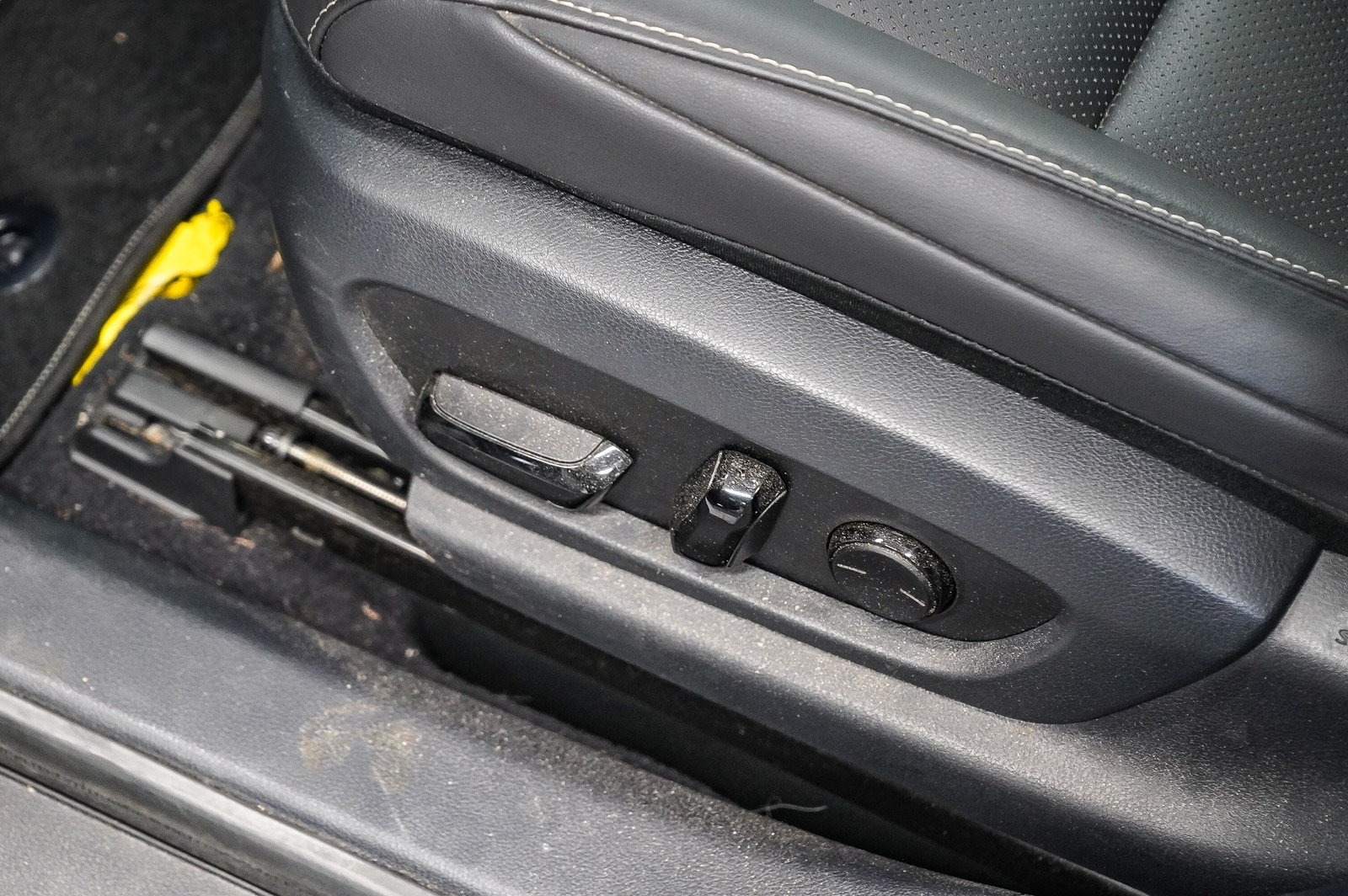 Thumbnail: 2024 Lexus ES - 23