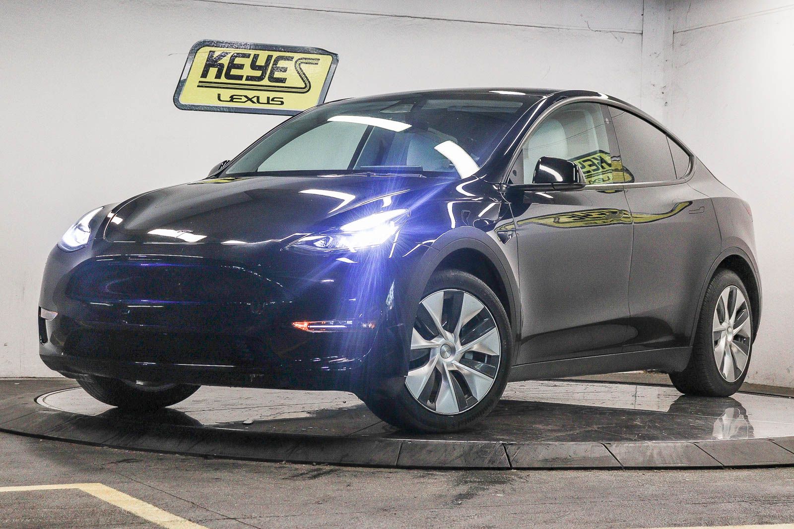 2022 Tesla Model Y Long Range Dual Motor All-Wheel Drive's photo