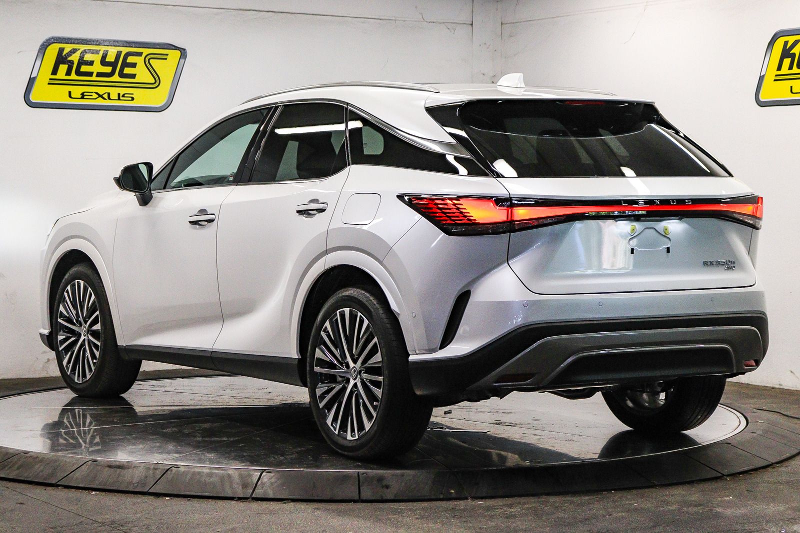 Thumbnail: 2026 Lexus RX - 2