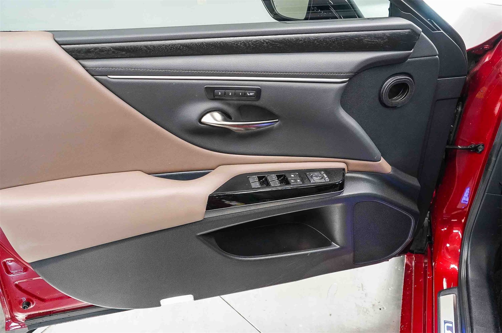 Thumbnail: 2025 Lexus ES - 21