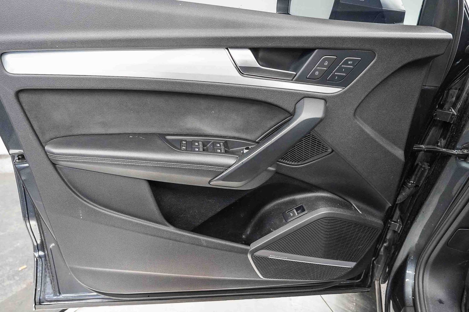 Thumbnail: 2021 Audi SQ5 - 21