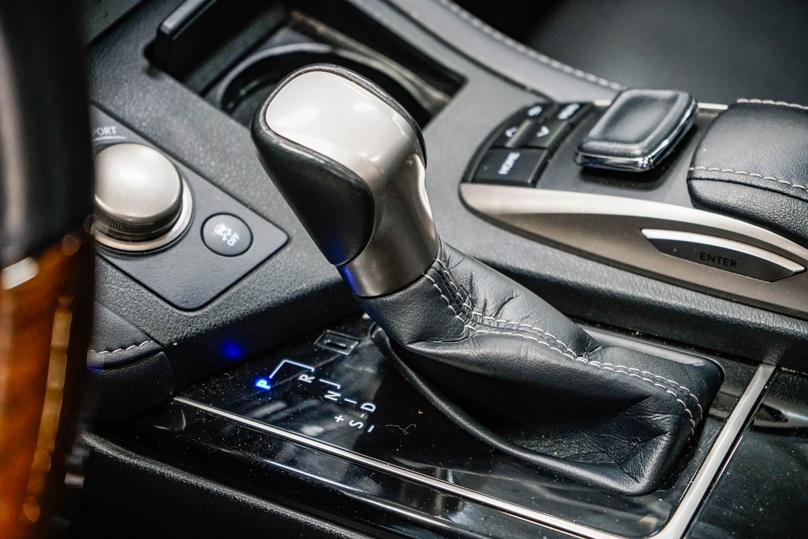 Thumbnail: 2018 Lexus ES - 21