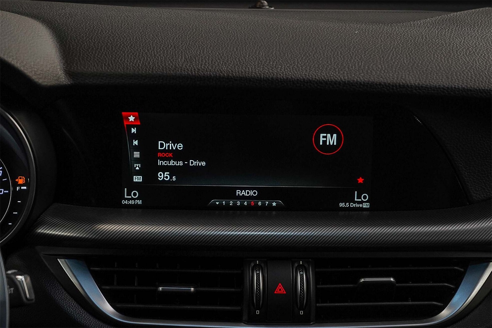 Thumbnail: 2018 Alfa Romeo Stelvio - 14