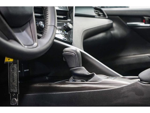 2024 Toyota Camry SE 24