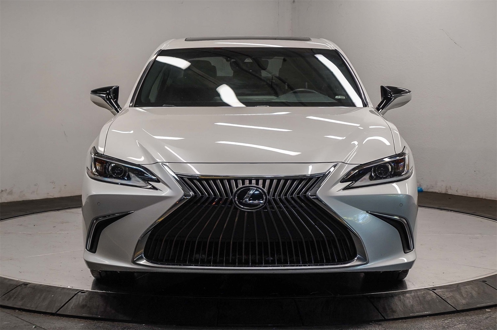 Thumbnail: 2021 Lexus ES - 2