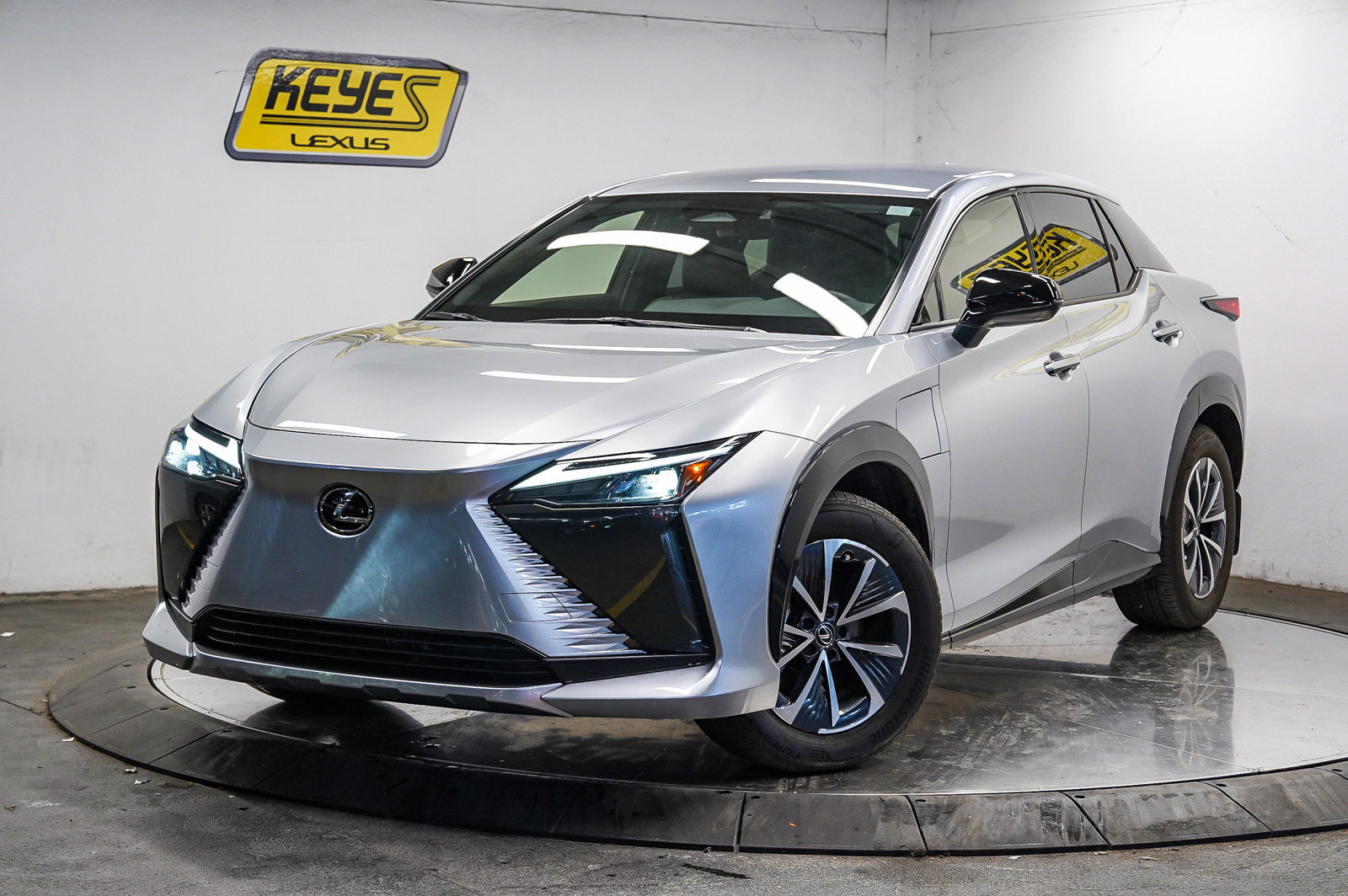 2025 Lexus RZ