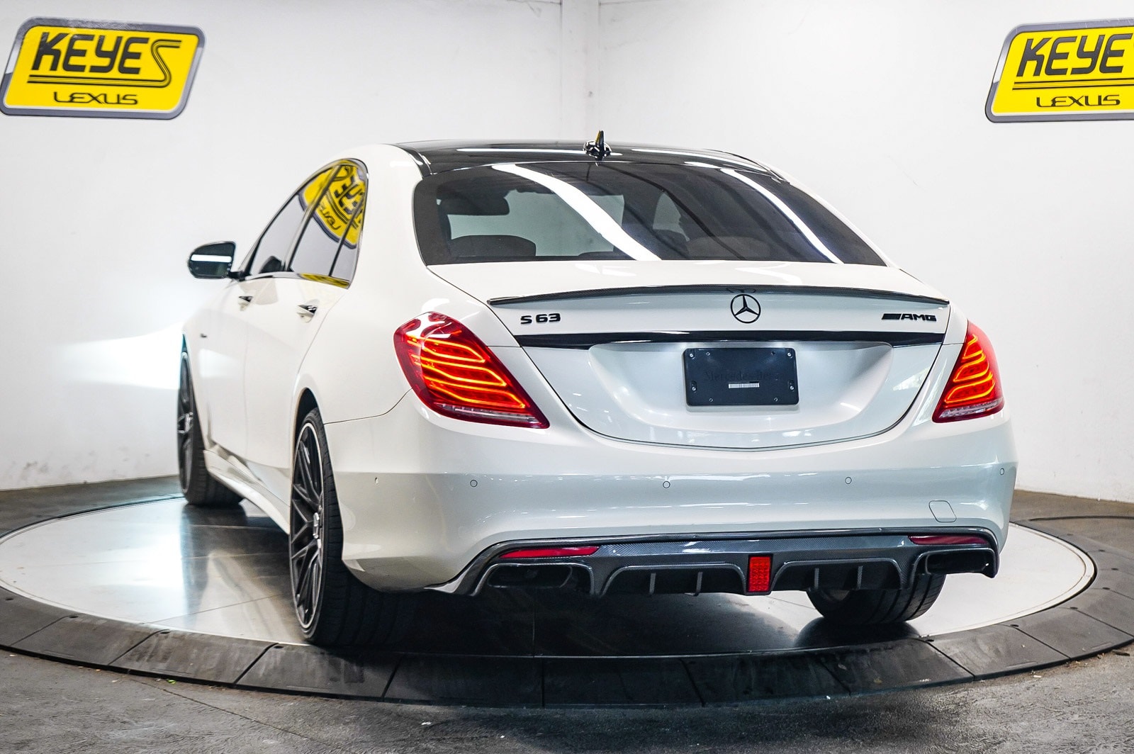 Thumbnail: 2015 Mercedes-Benz S-Class - 2