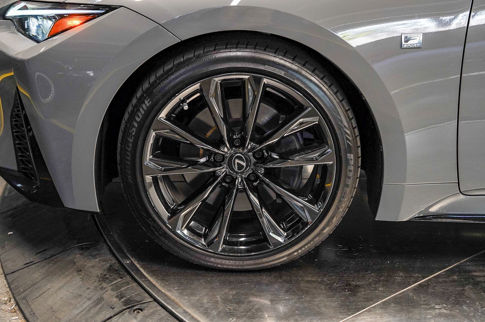 Thumbnail: 2025 Lexus ES - 8