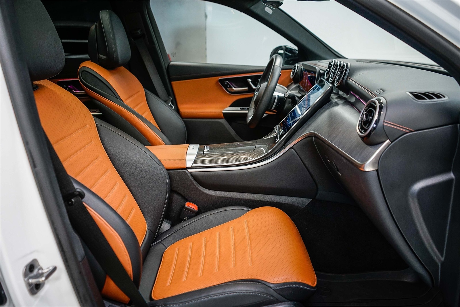 Thumbnail: 2023 Mercedes-Benz GLC - 16