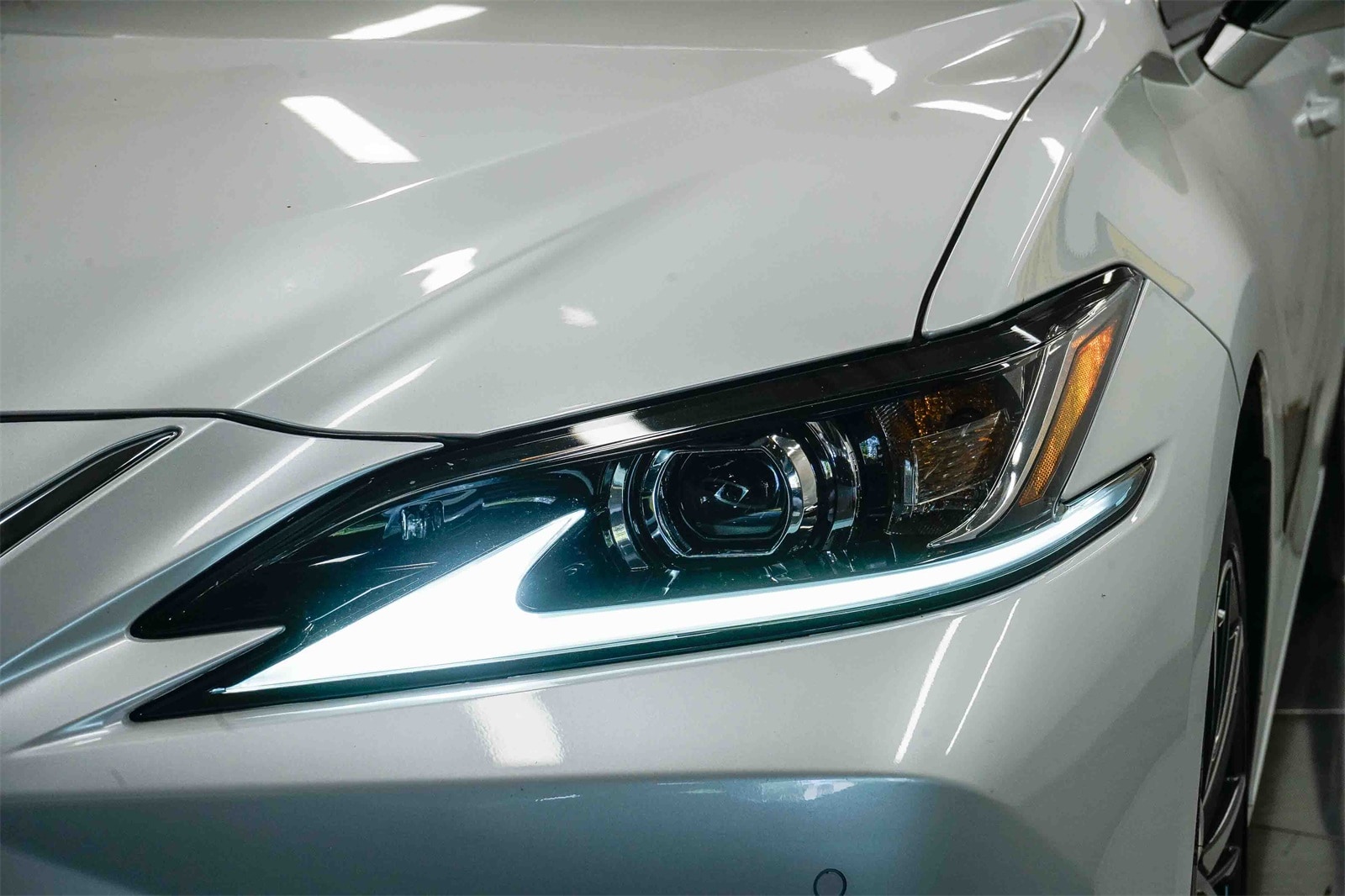 Thumbnail: 2023 Lexus ES - 6