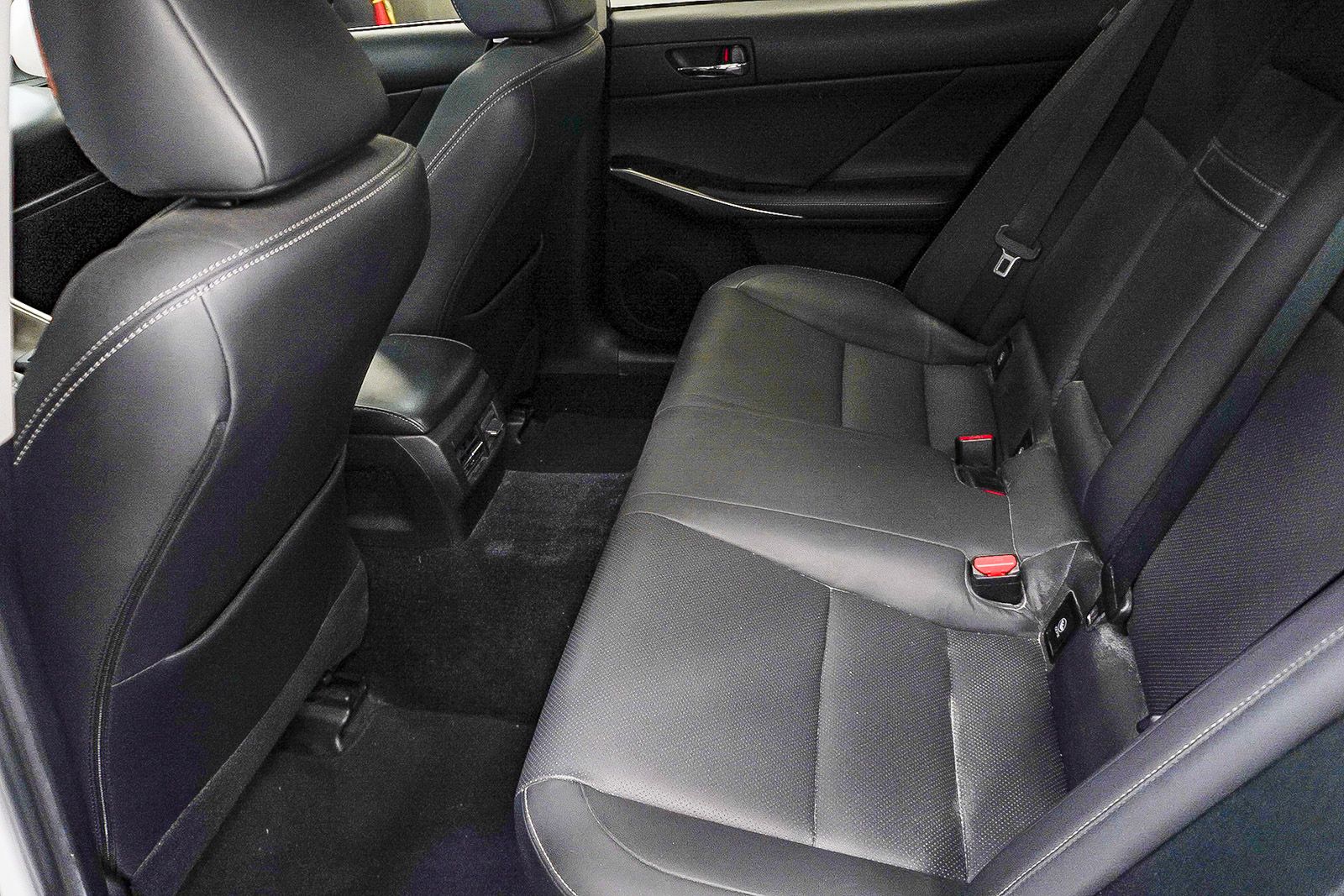 Thumbnail: 2014 Lexus IS - 18