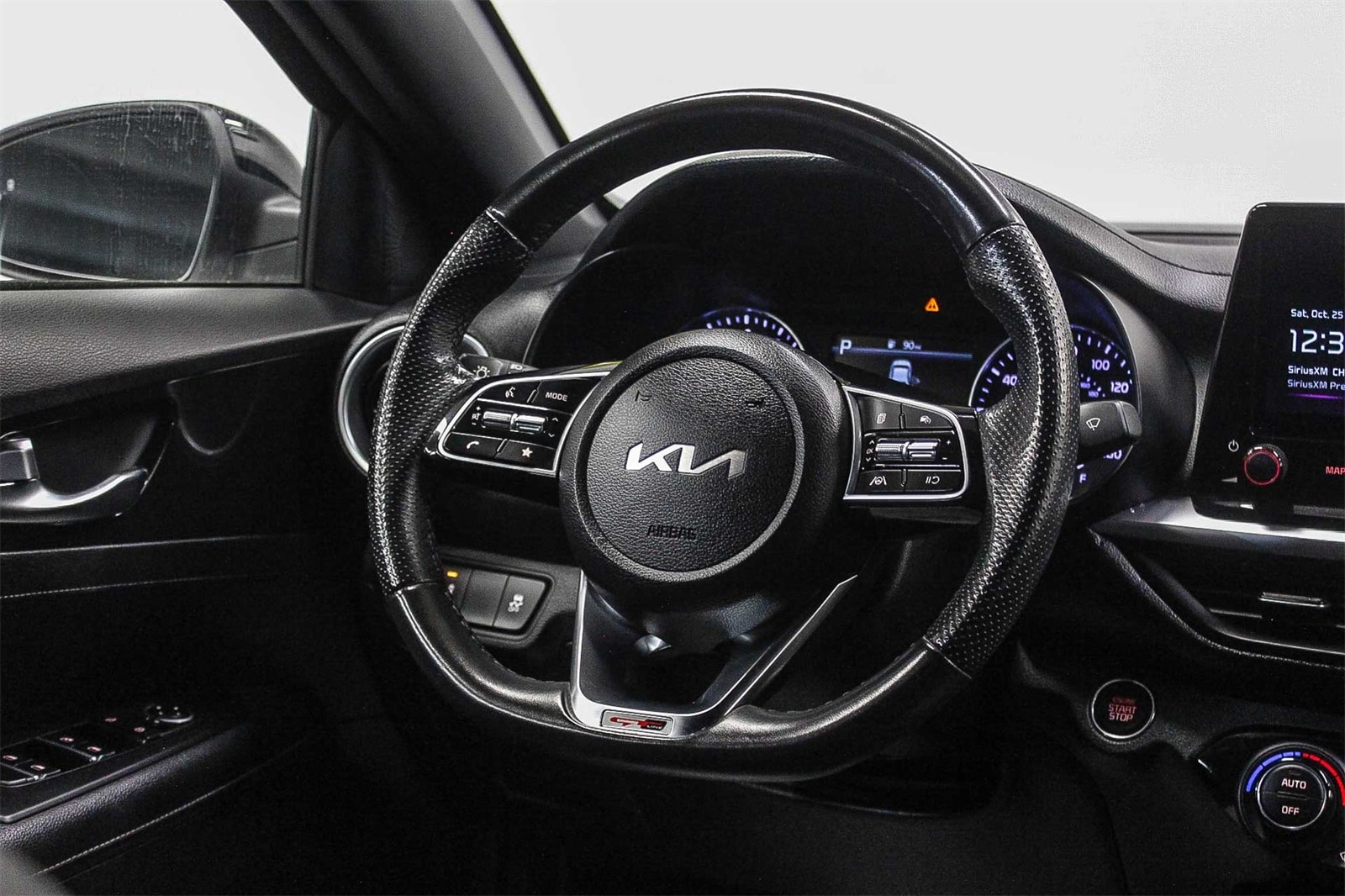 Thumbnail: 2023 Kia Forte - 9