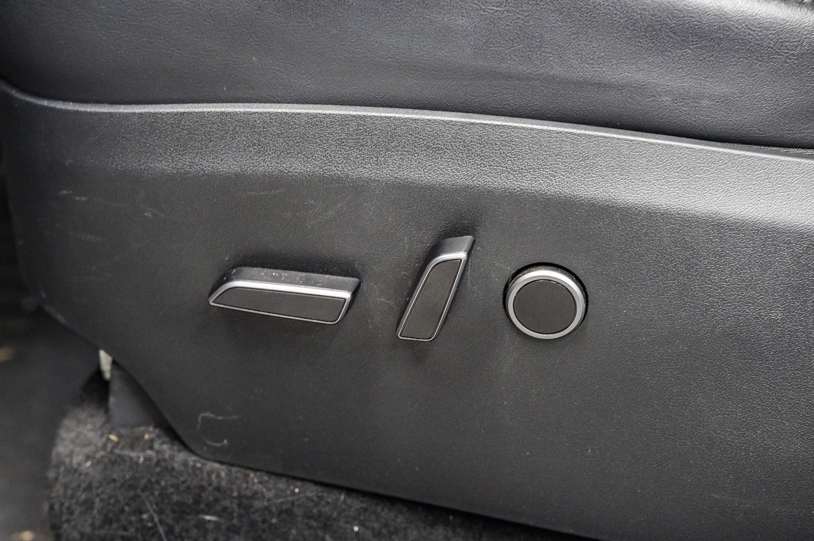 Thumbnail: 2023 Tesla Model Y - 21