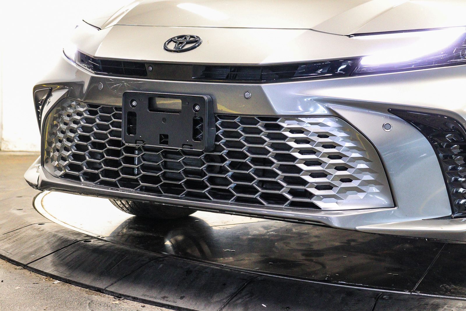 Thumbnail: 2025 Toyota Camry - 8