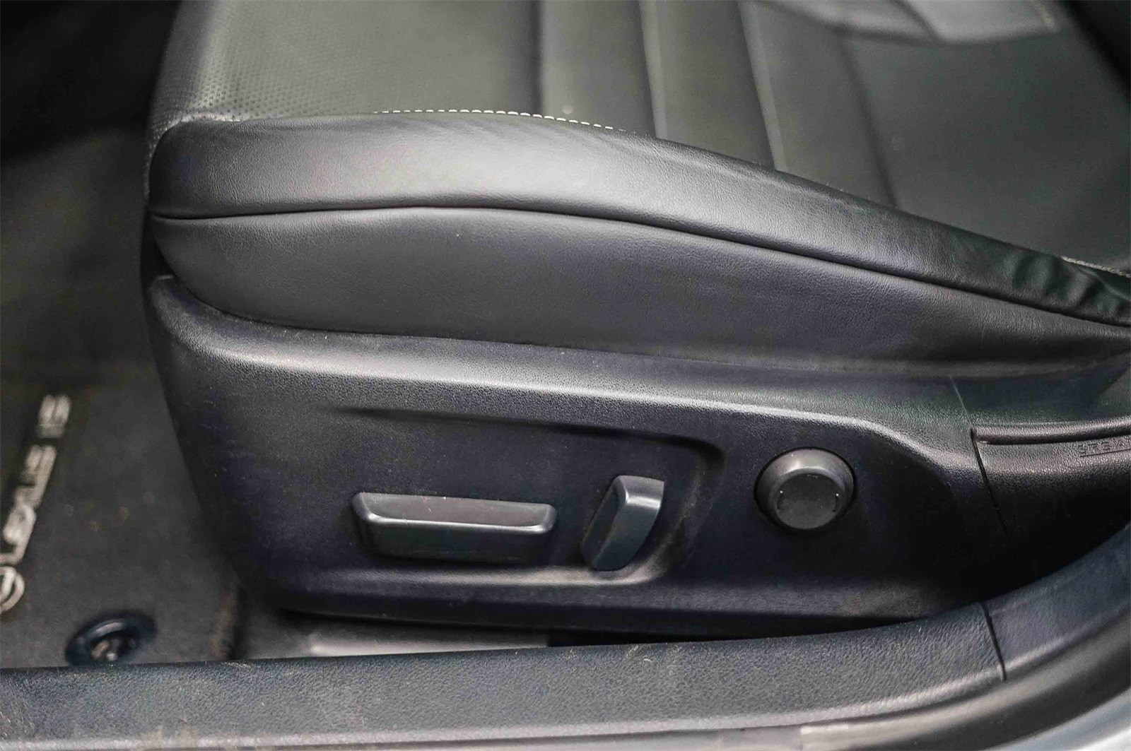 Thumbnail: 2023 Lexus IS - 19