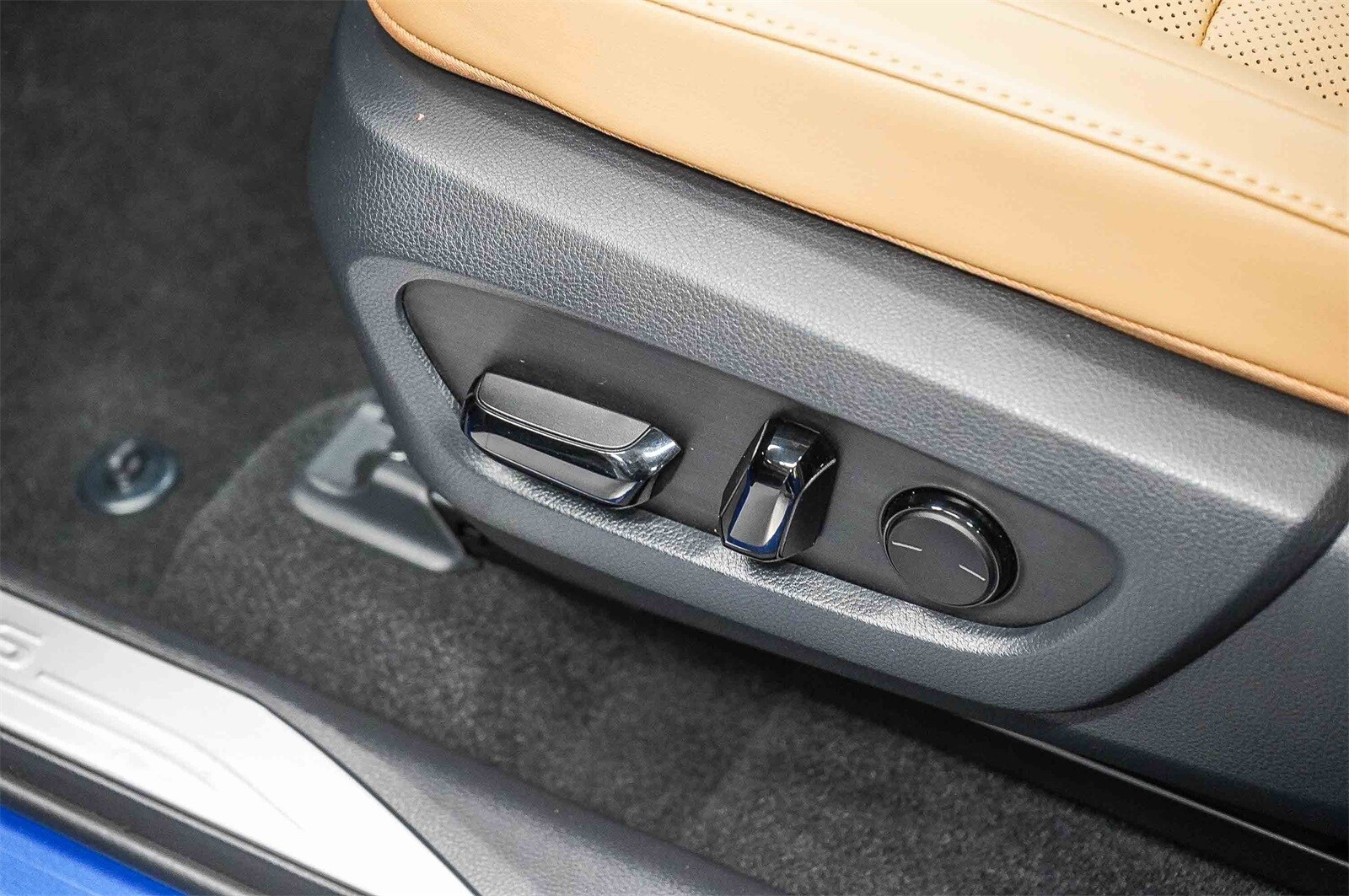 Thumbnail: 2025 Lexus NX - 23