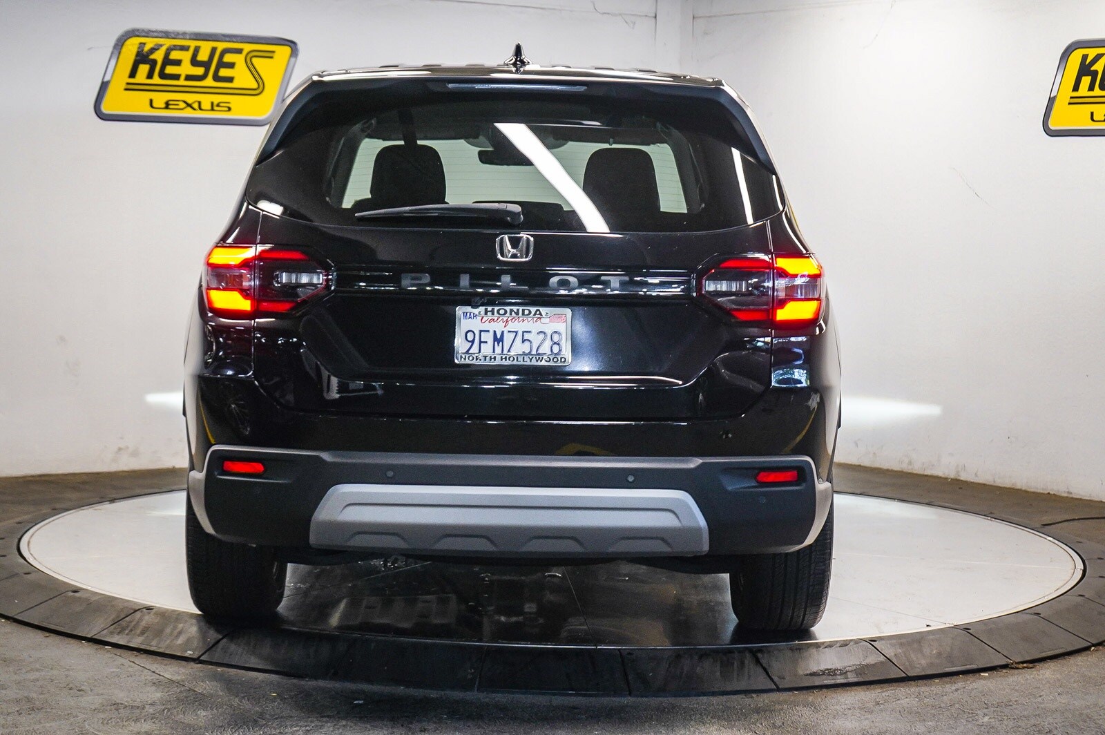2023 Honda Pilot EX-L photo 2