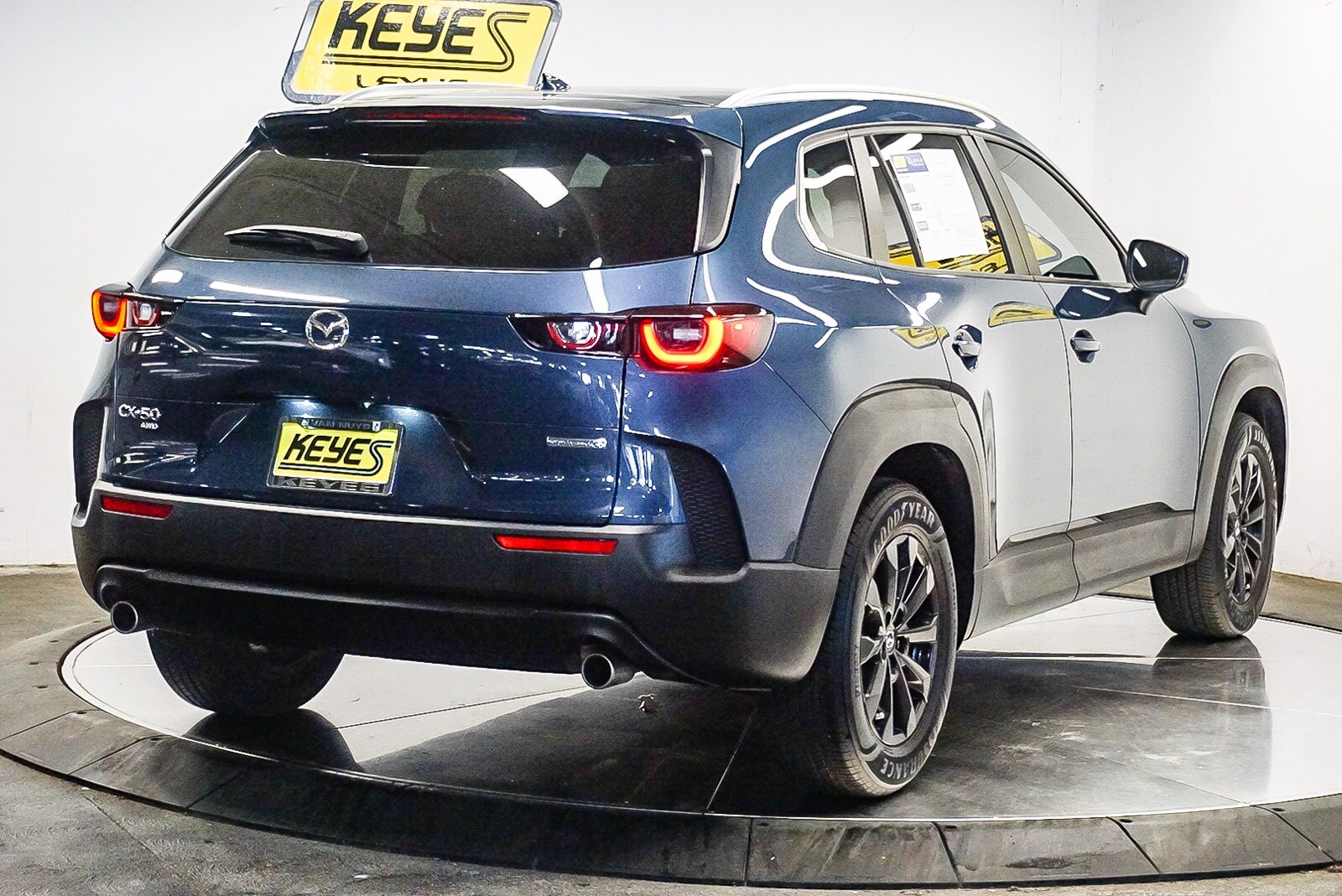 2024 Mazda CX-50 2.5 S Premium photo 3