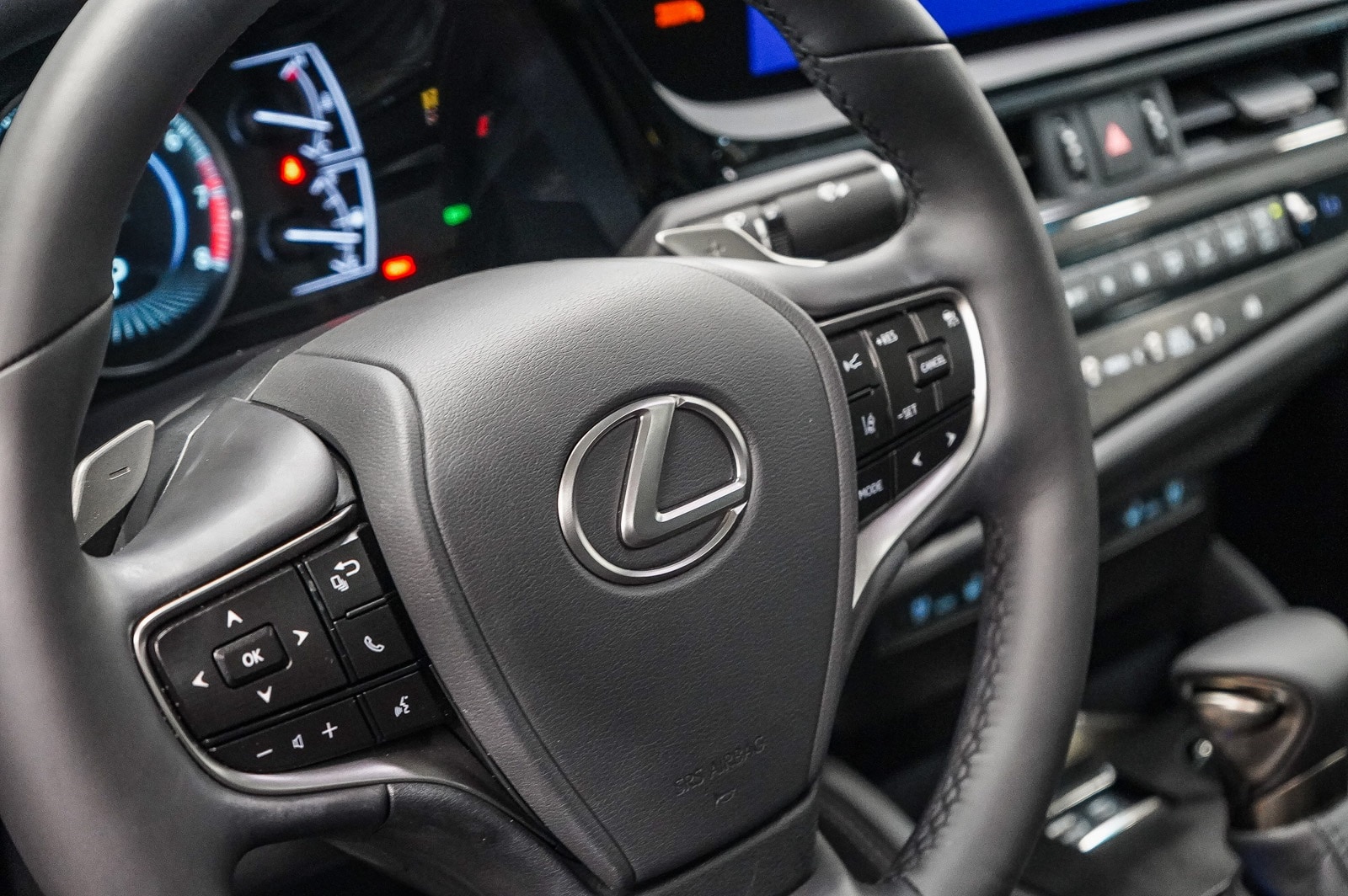 Thumbnail: 2025 Lexus ES - 21