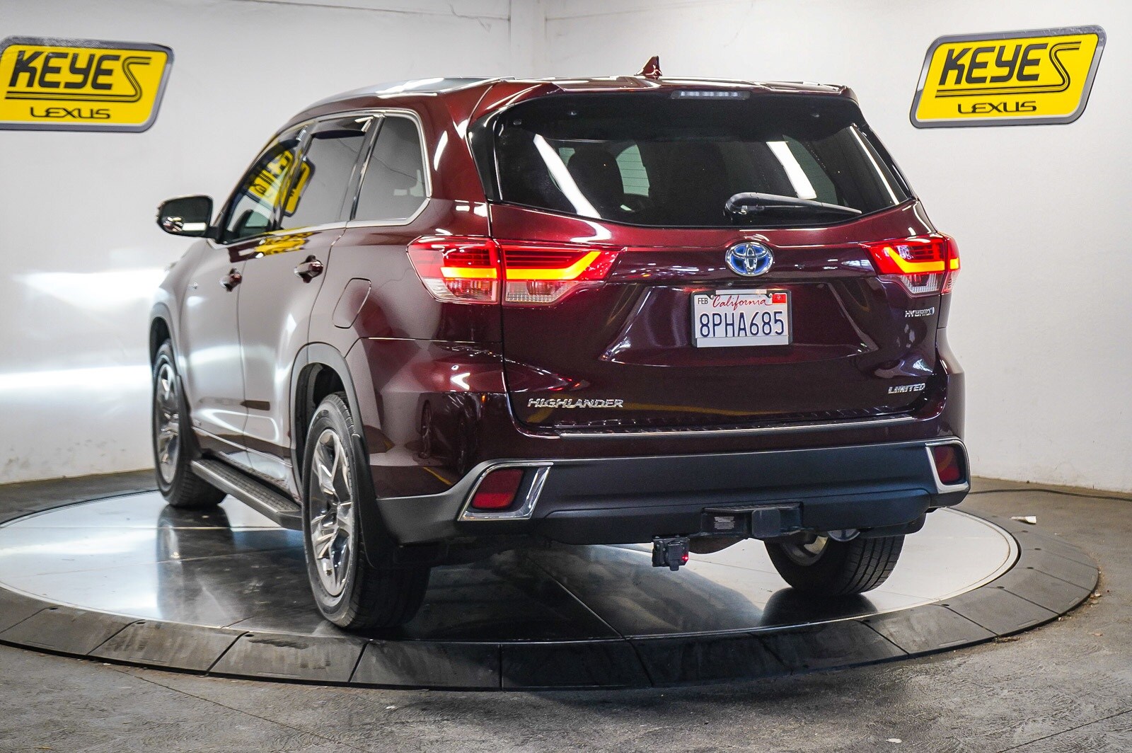 2019 Toyota Highlander Hybrid Limited Platinum photo 2