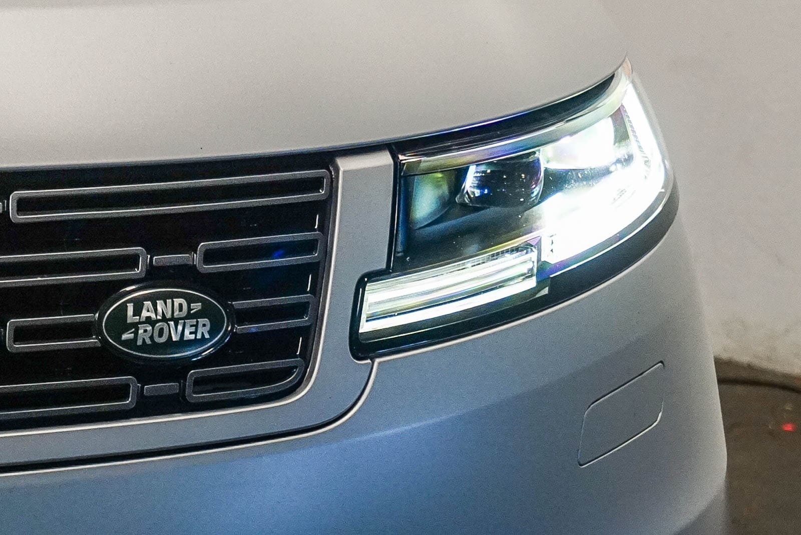 Thumbnail: 2025 Land Rover Range Rover Sport - 7