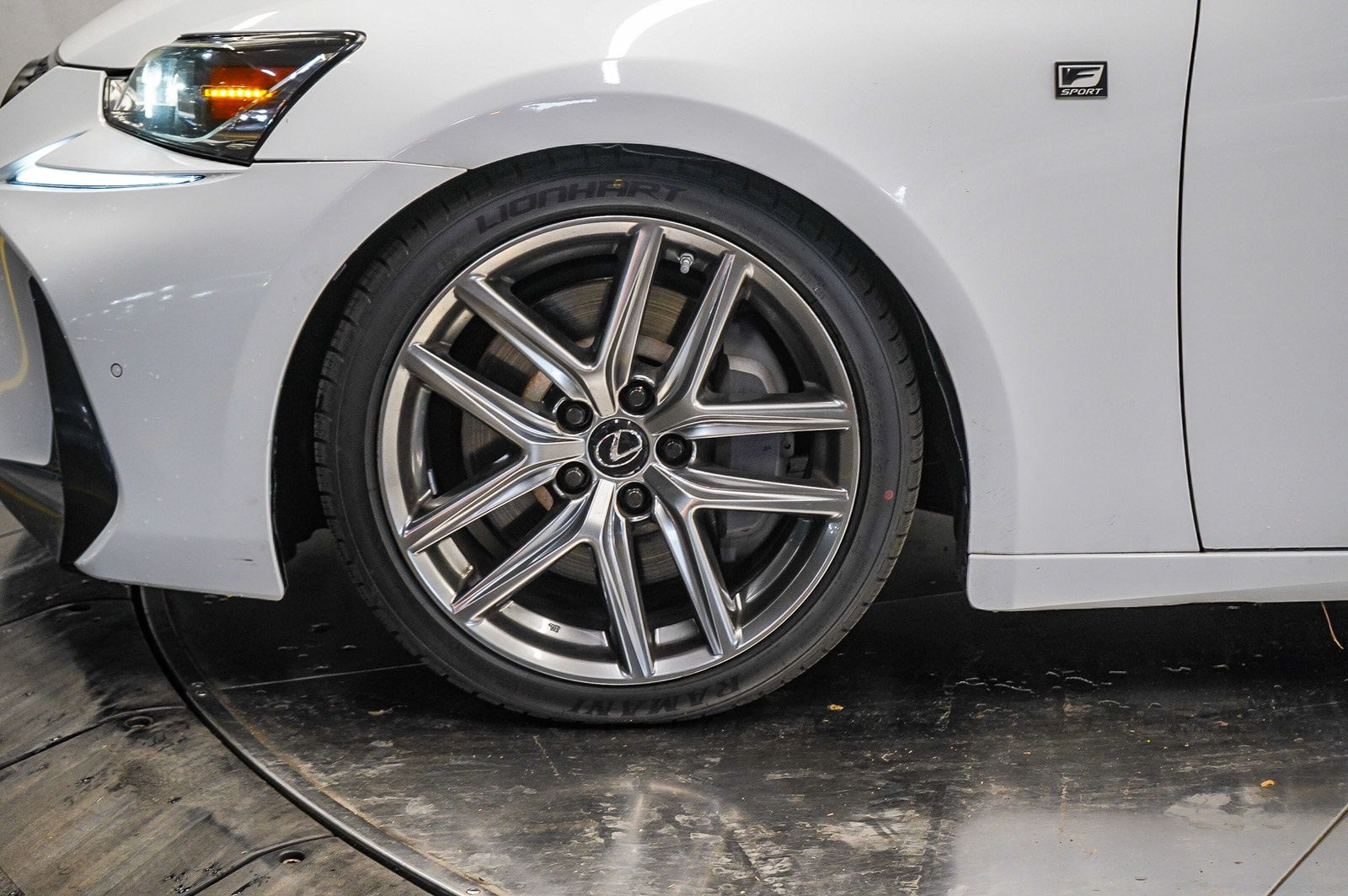 Thumbnail: 2019 Lexus IS - 9