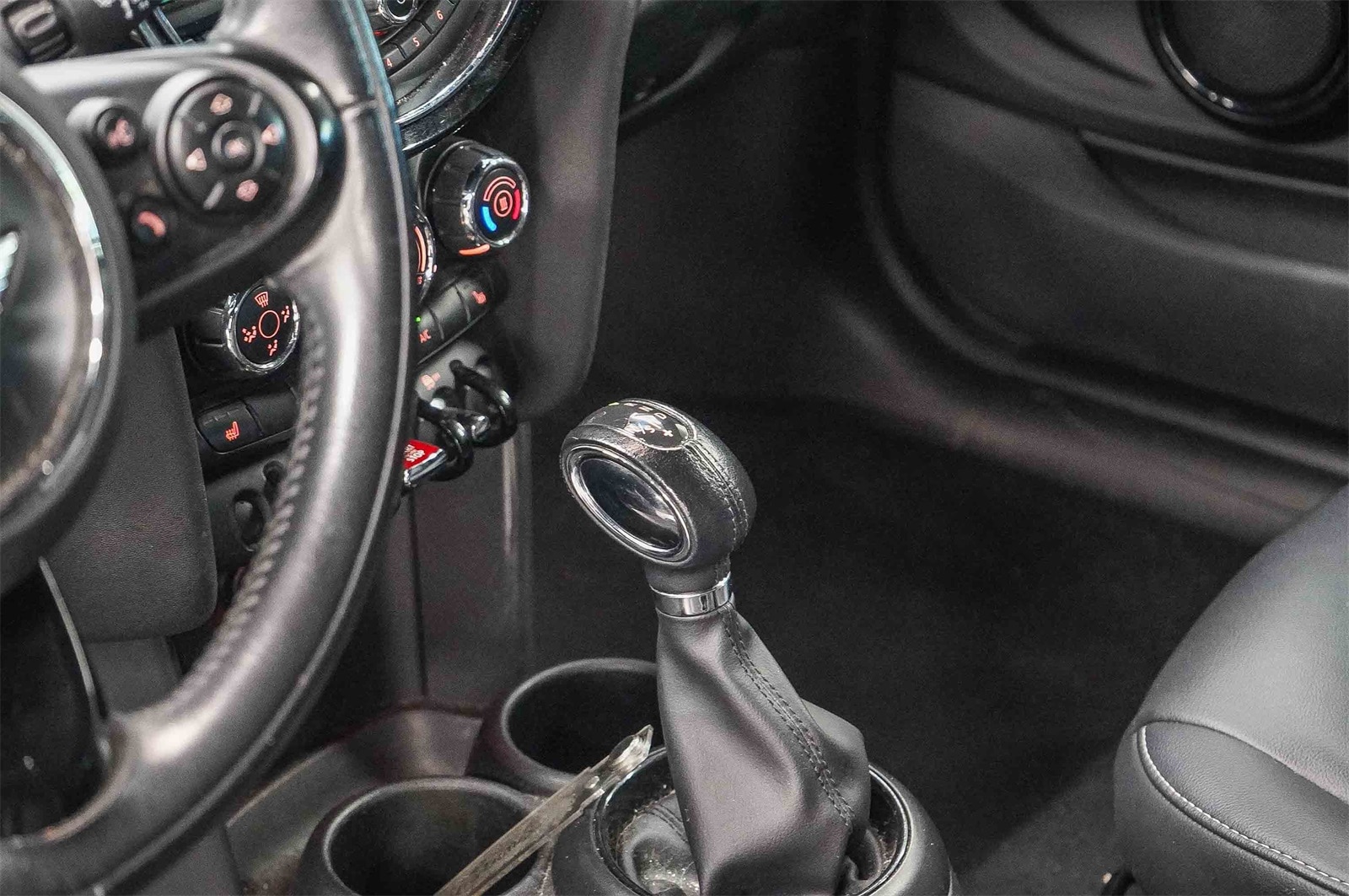 Thumbnail: 2019 MINI Cooper Convertible - 23
