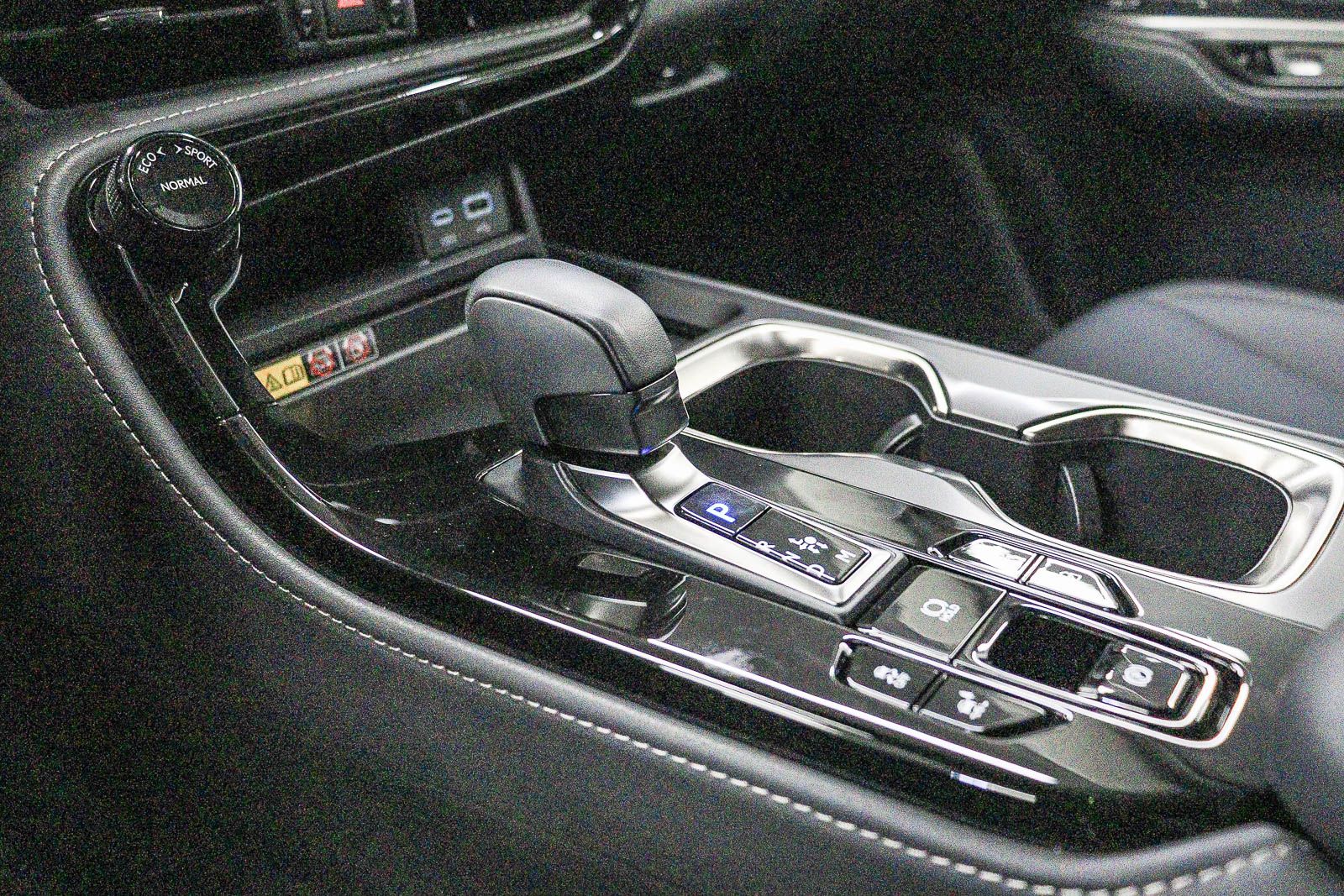 Thumbnail: 2026 Lexus ES - 22