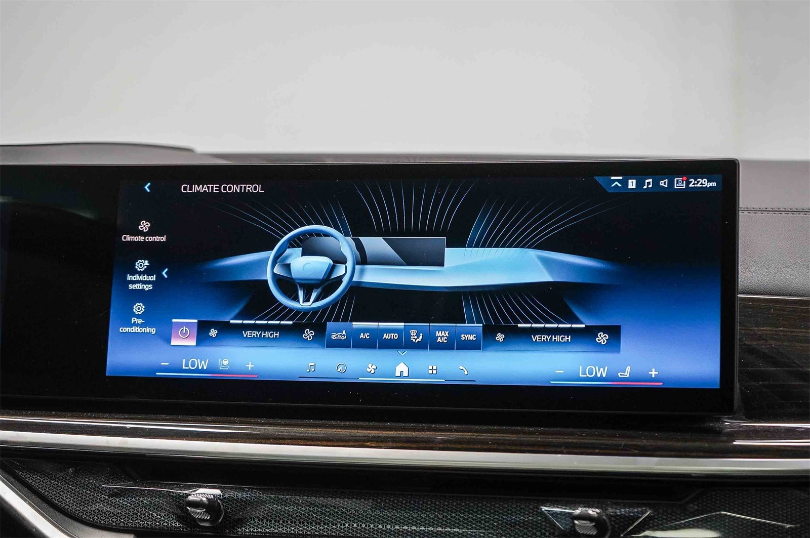 Thumbnail: 2024 BMW X7 - 14