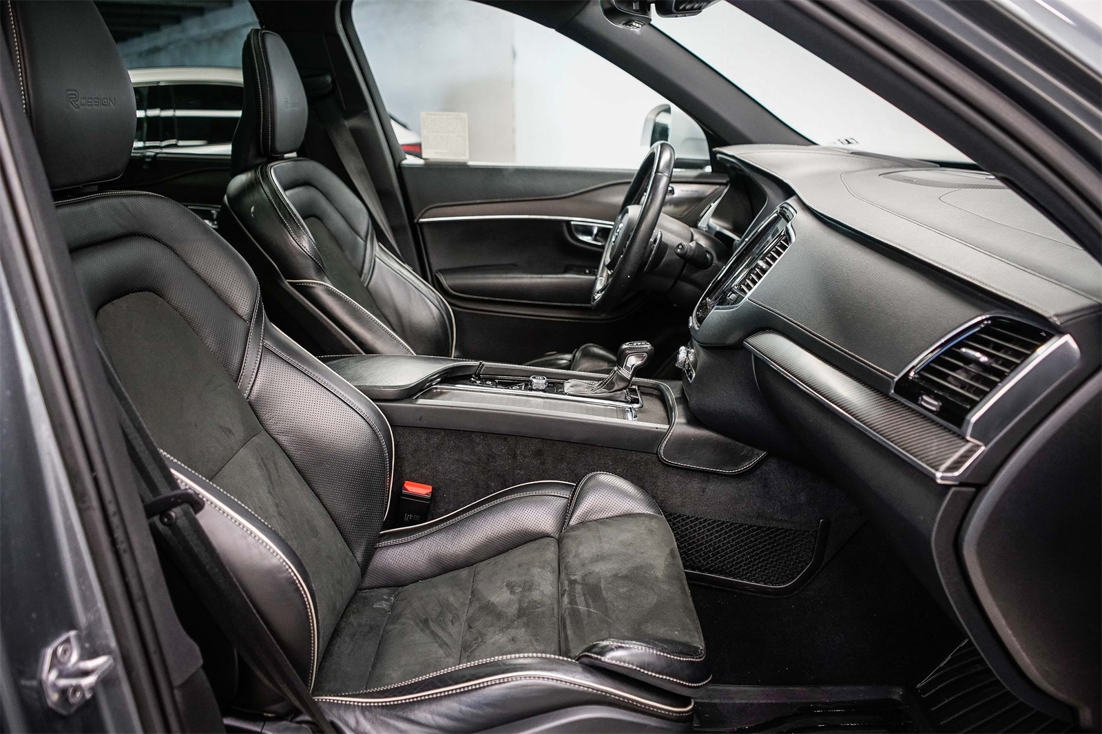 Thumbnail: 2019 Volvo XC90 - 16
