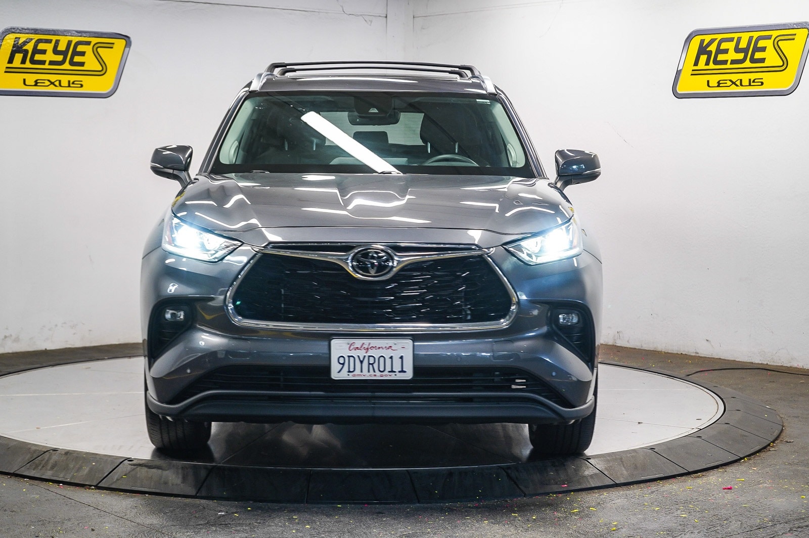 Thumbnail: 2023 Toyota Highlander - 6