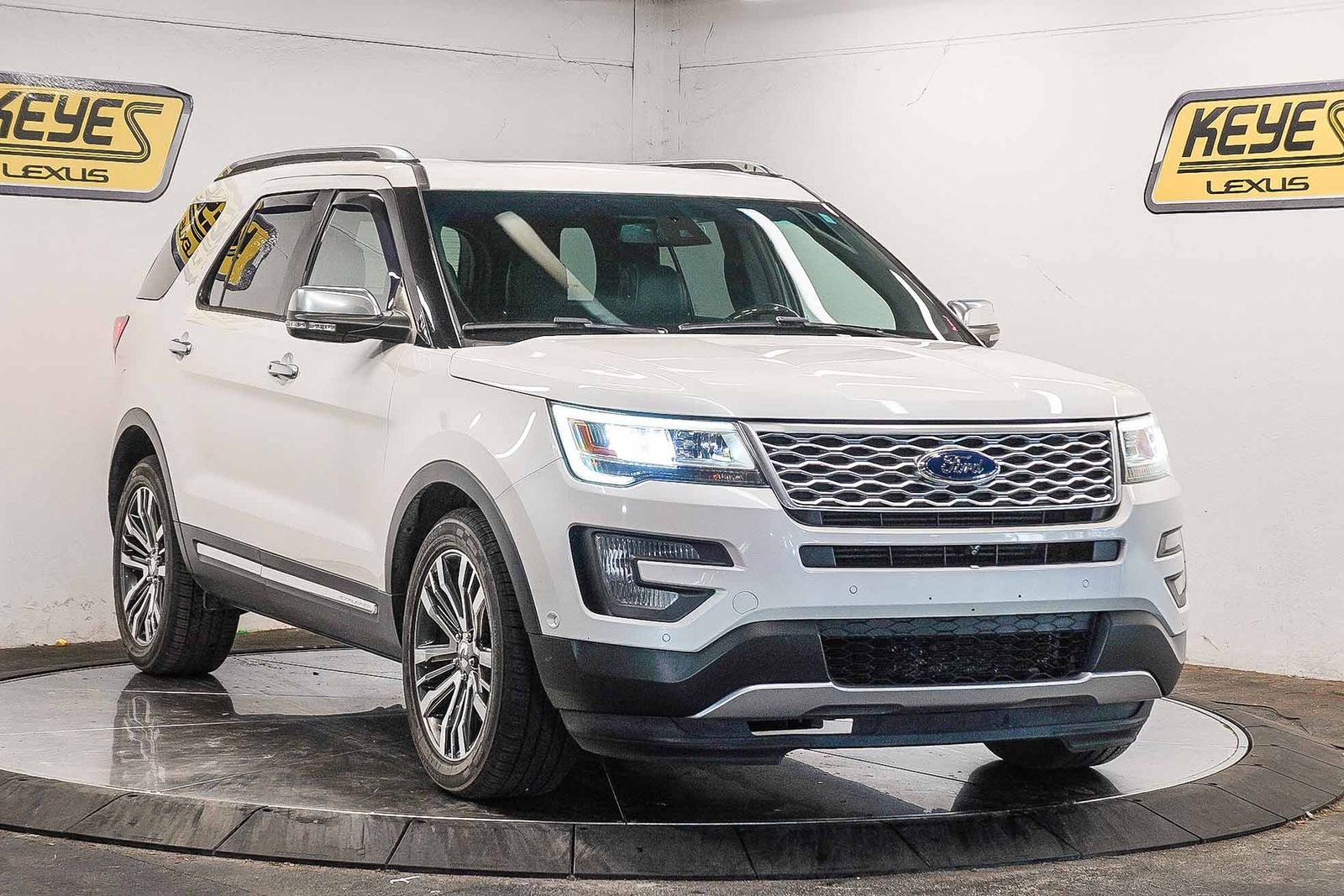 Thumbnail: 2017 Ford Explorer - 5