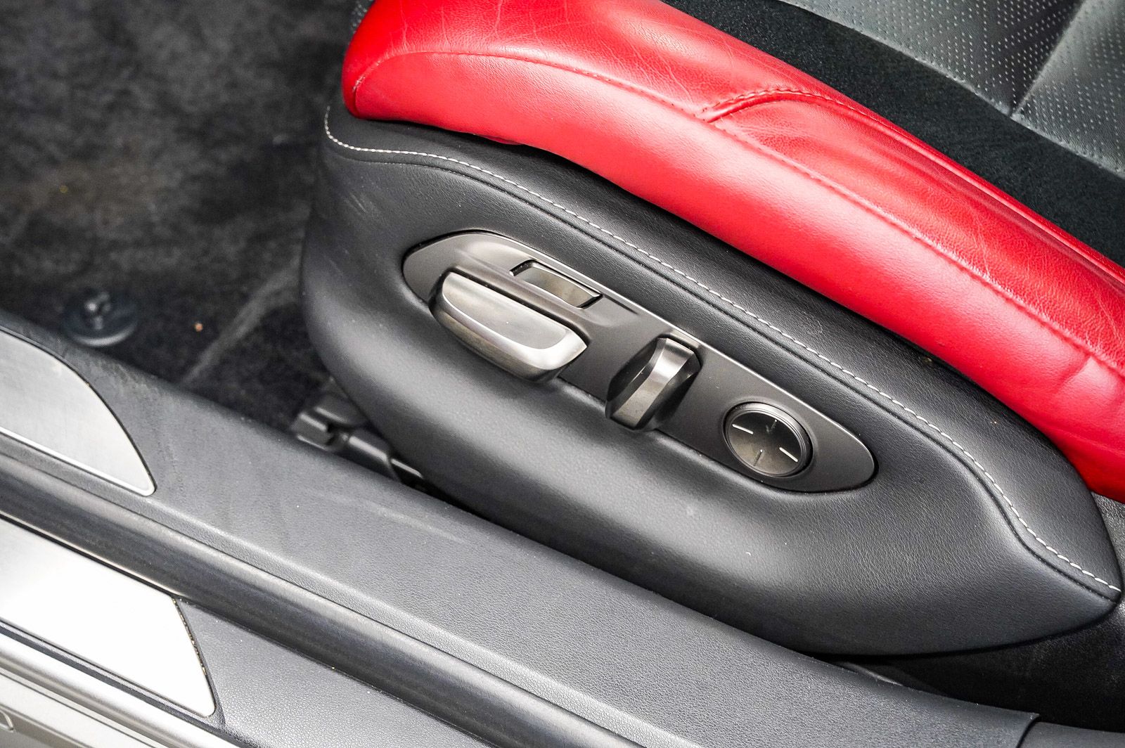 Thumbnail: 2022 Lexus LS - 22