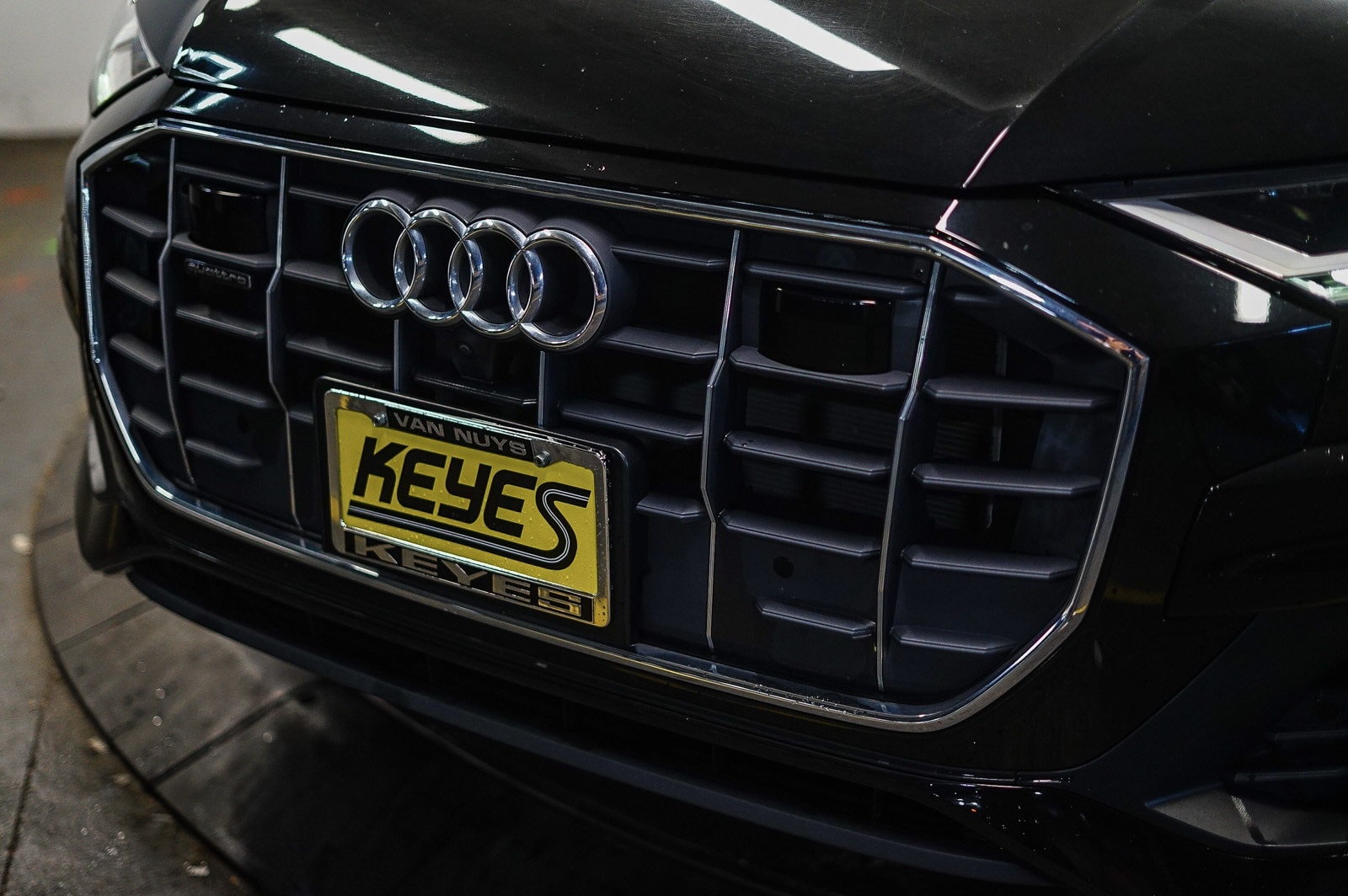 Thumbnail: 2022 Audi Q8 - 8