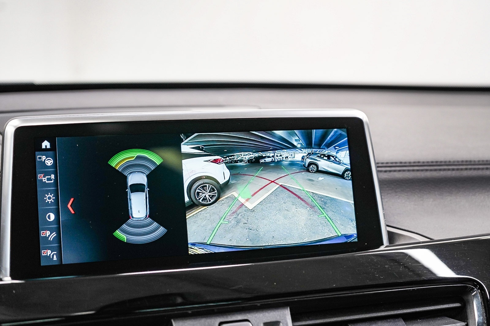 Thumbnail: 2020 BMW X1 - 26