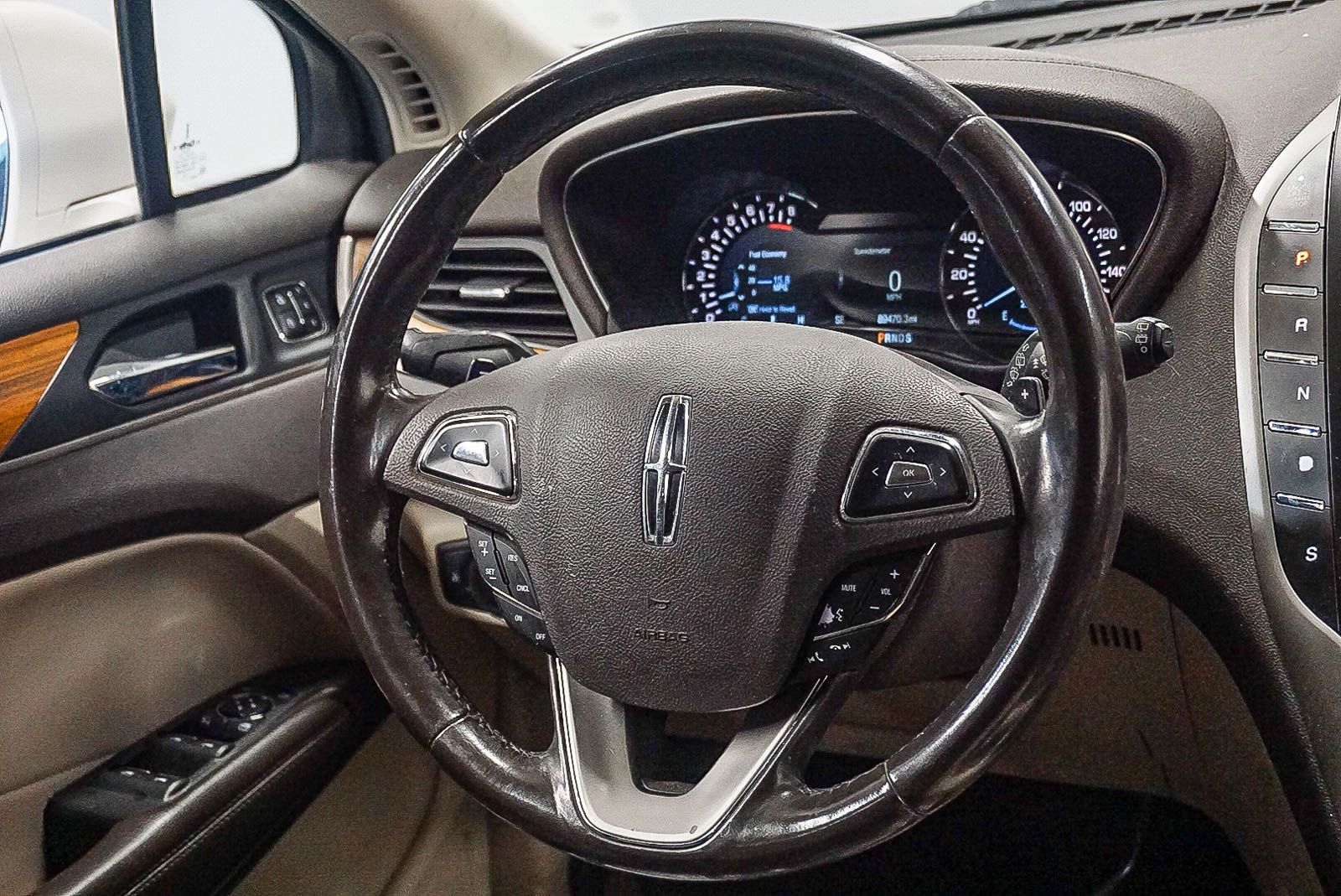 Thumbnail: 2017 Lincoln MKC - 15