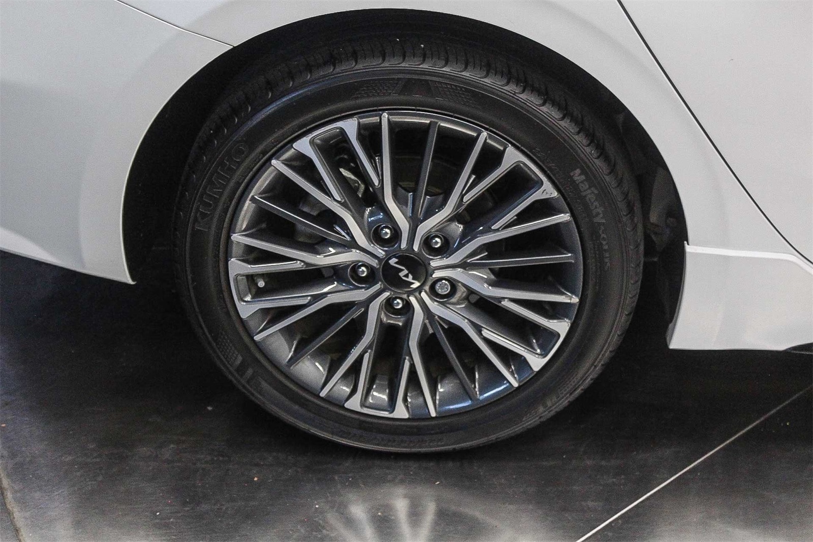 Thumbnail: 2023 Kia Forte - 3