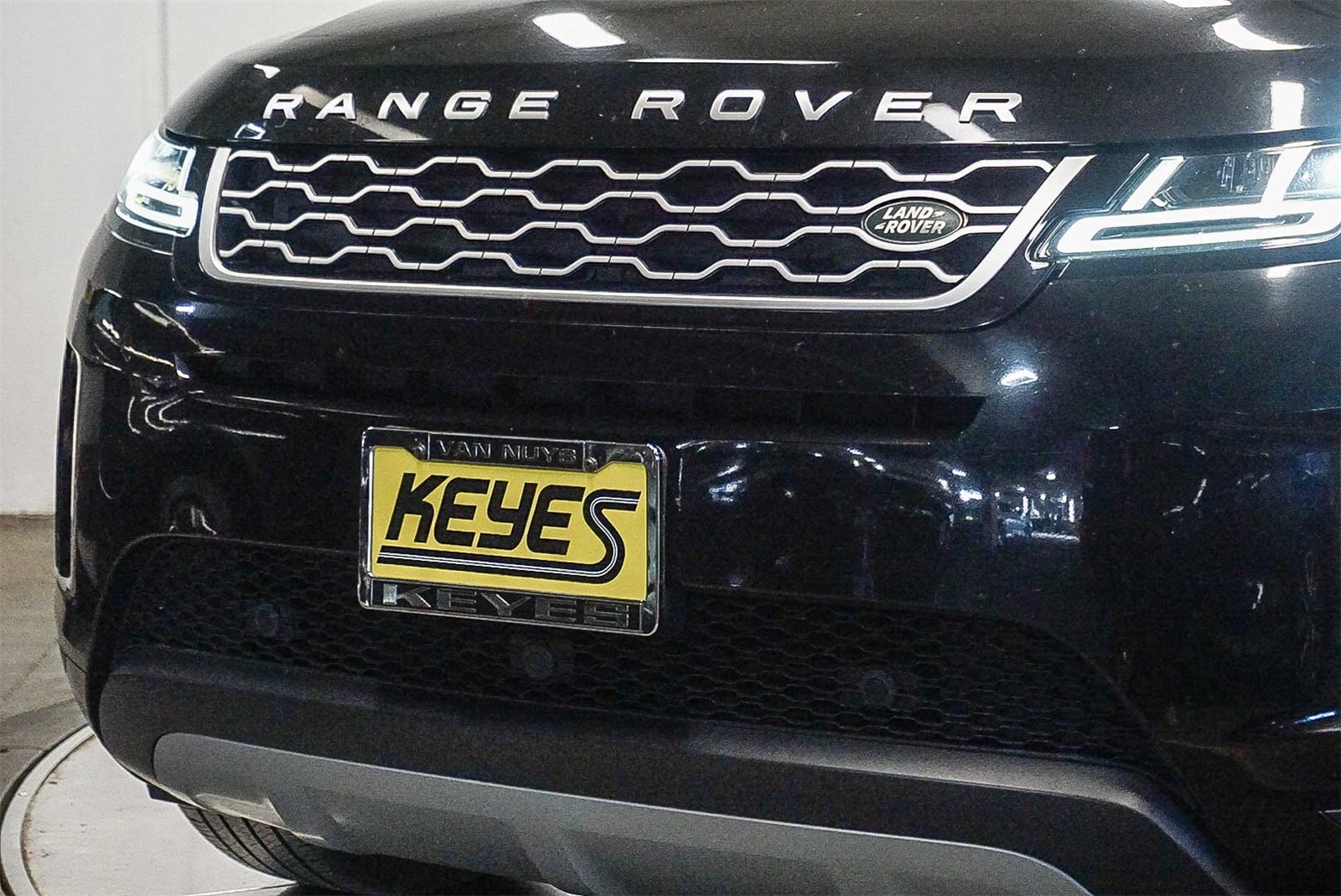 Thumbnail: 2020 Land Rover Range Rover Evoque - 8