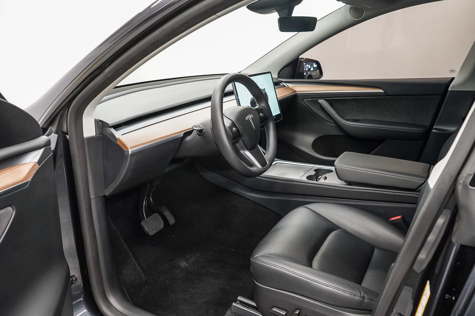 Thumbnail: 2025 Tesla Model Y - 16