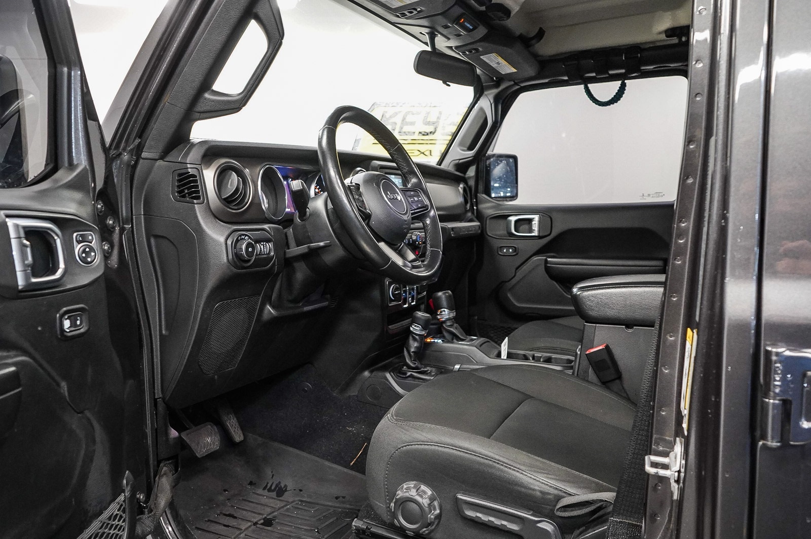 Thumbnail: 2019 Jeep Wrangler - 17