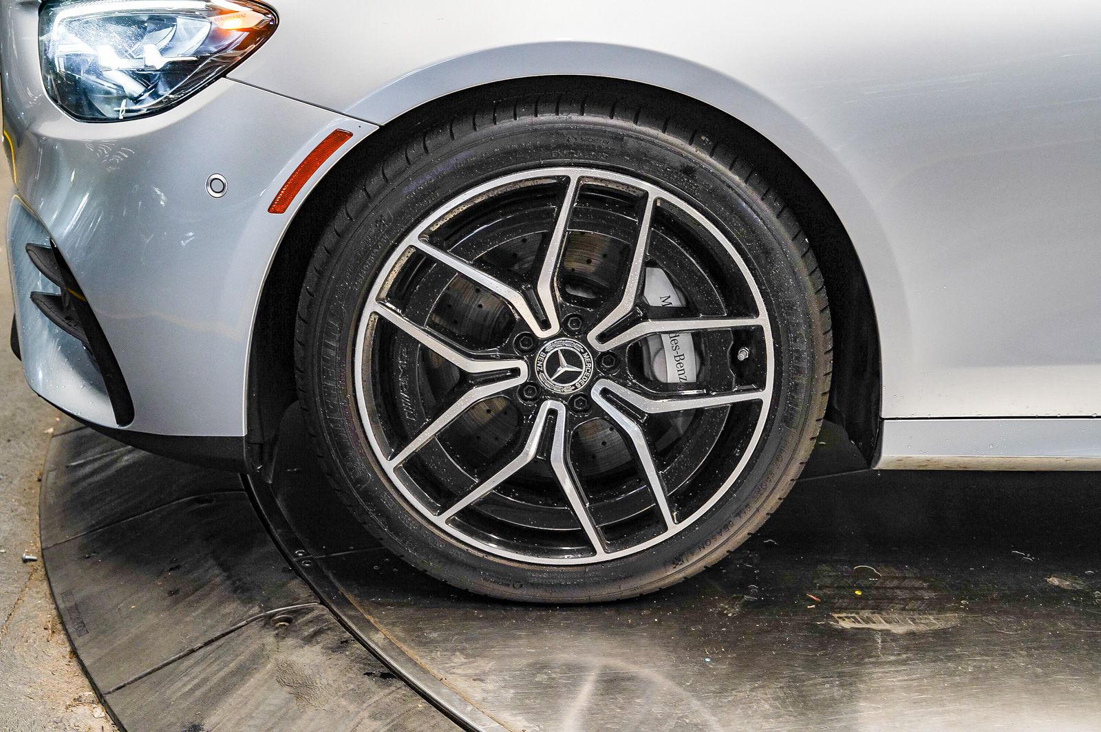 Thumbnail: 2022 Mercedes-Benz E-Class - 8