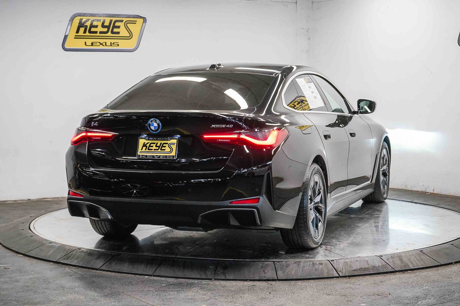Thumbnail: 2025 BMW i4 - 3