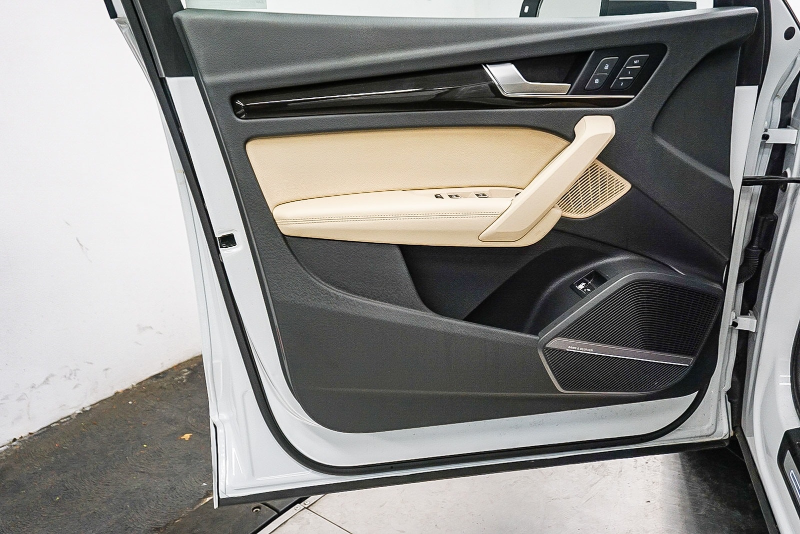 Thumbnail: 2020 Audi Q5 - 22