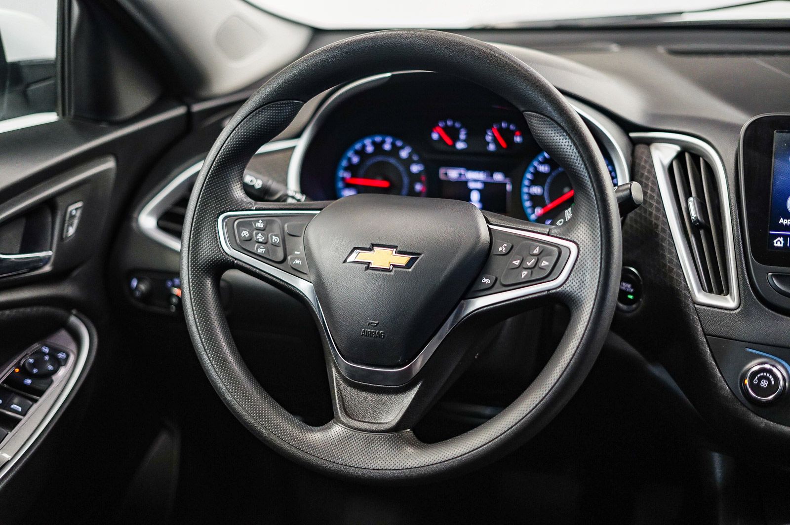 Thumbnail: 2022 Chevrolet Malibu - 15