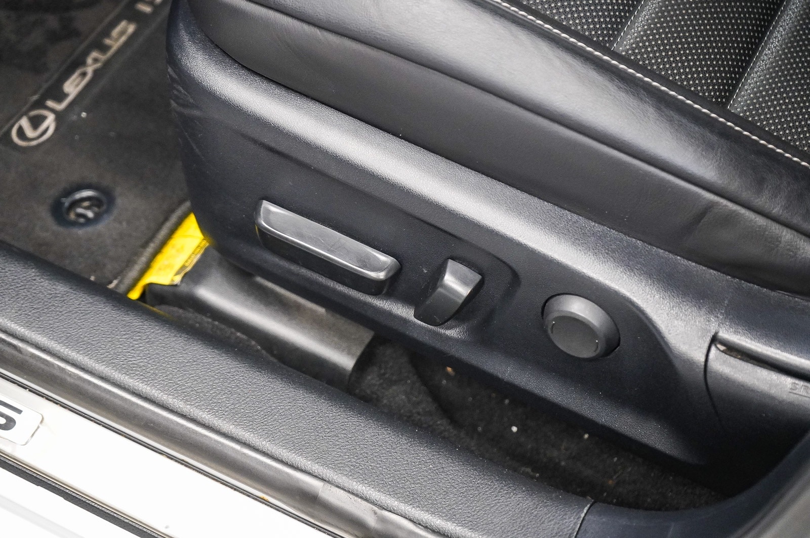 Thumbnail: 2019 Lexus IS - 23